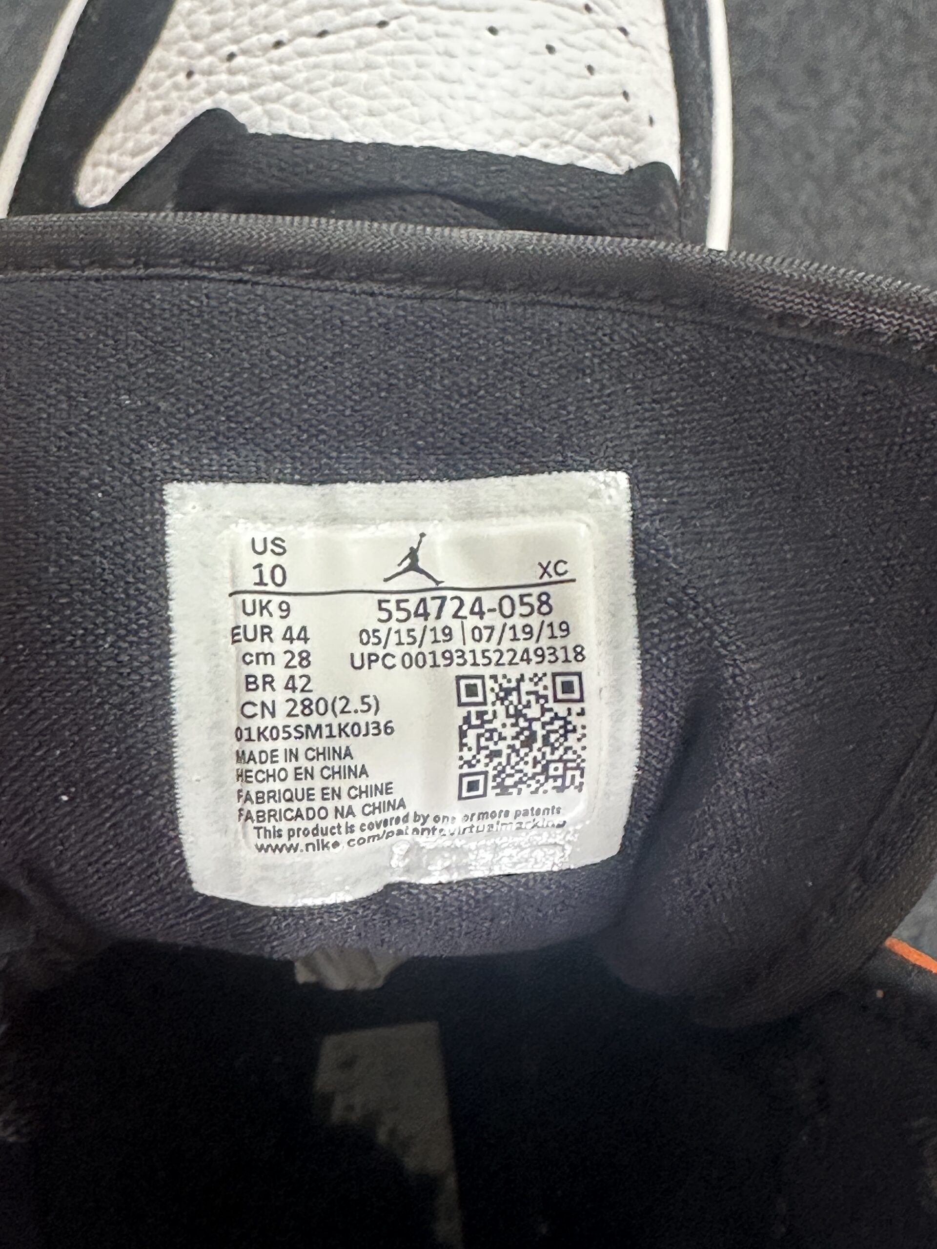Air Jordan 1 Mid Shattered Backboard 554724-058 taglia EU 44 vista label