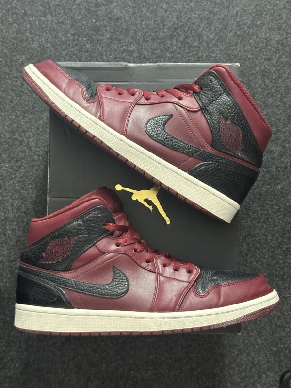 Air Jordan 1 Mid Team Red Black 554724-601 taglia EU 45 vista principale