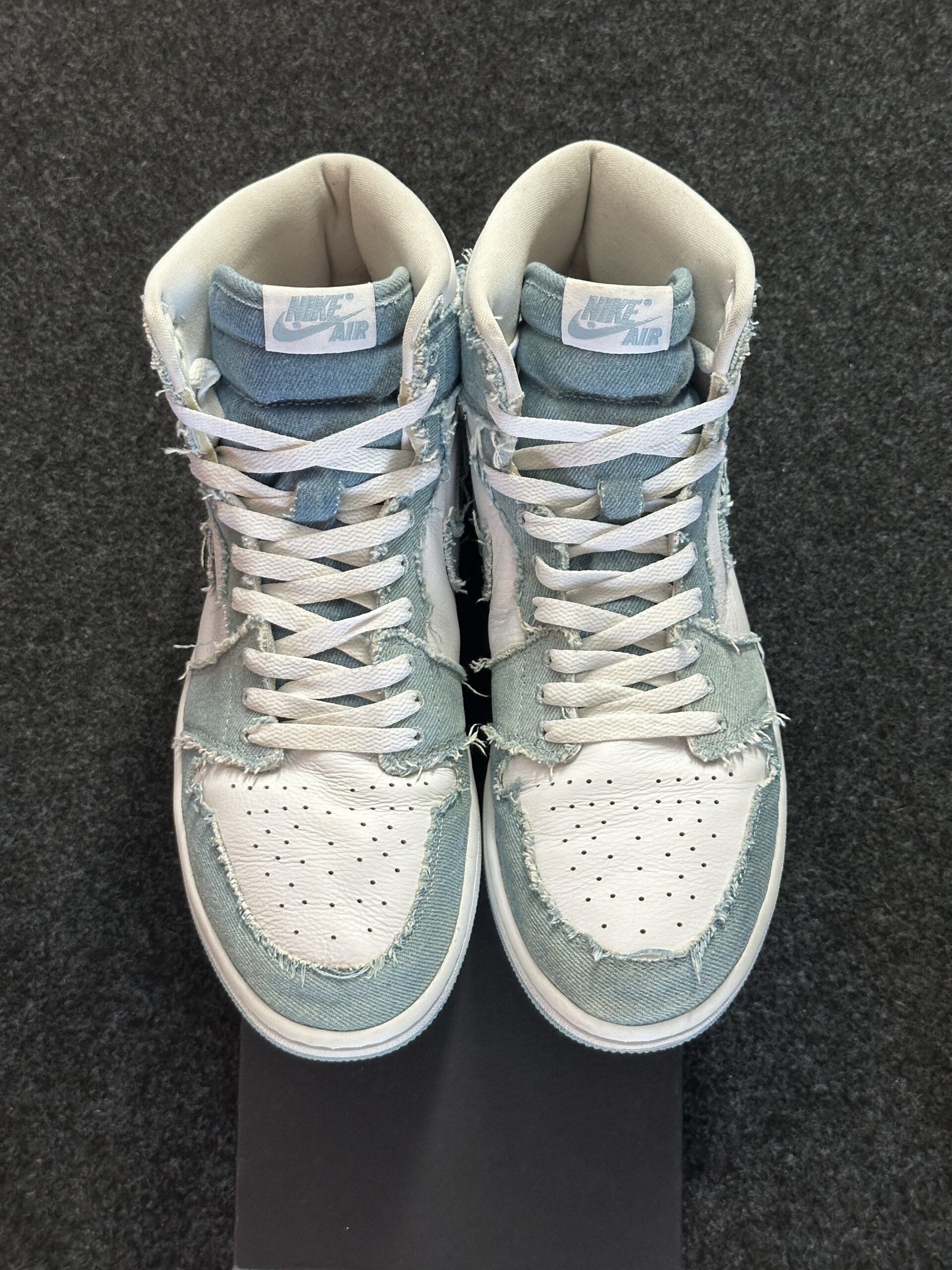 Air Jordan 1 High OG Denim DM9036-104 taglia EU 44.5 vista punta