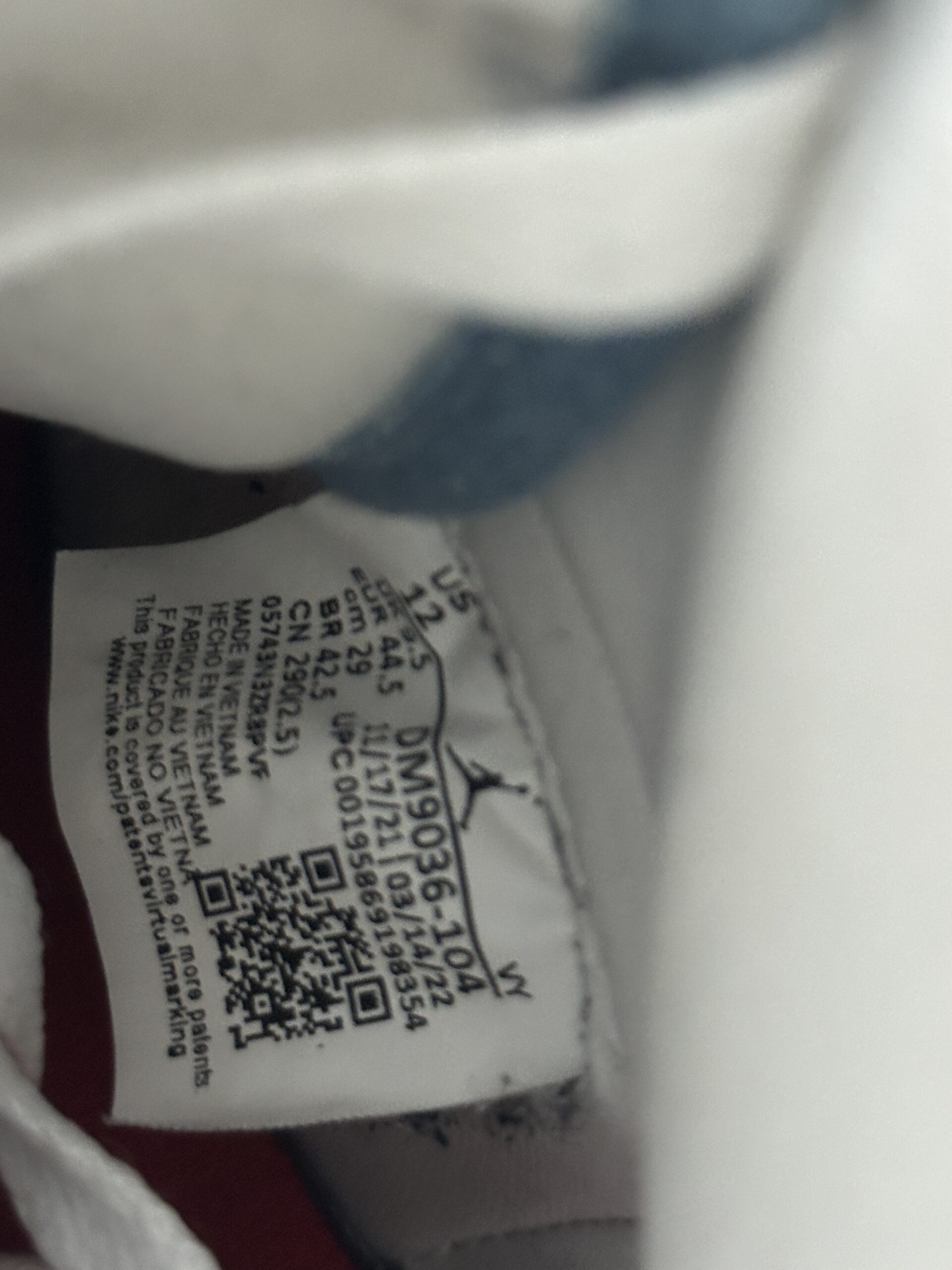 Air Jordan 1 High OG Denim DM9036-104 taglia EU 44.5 vista label