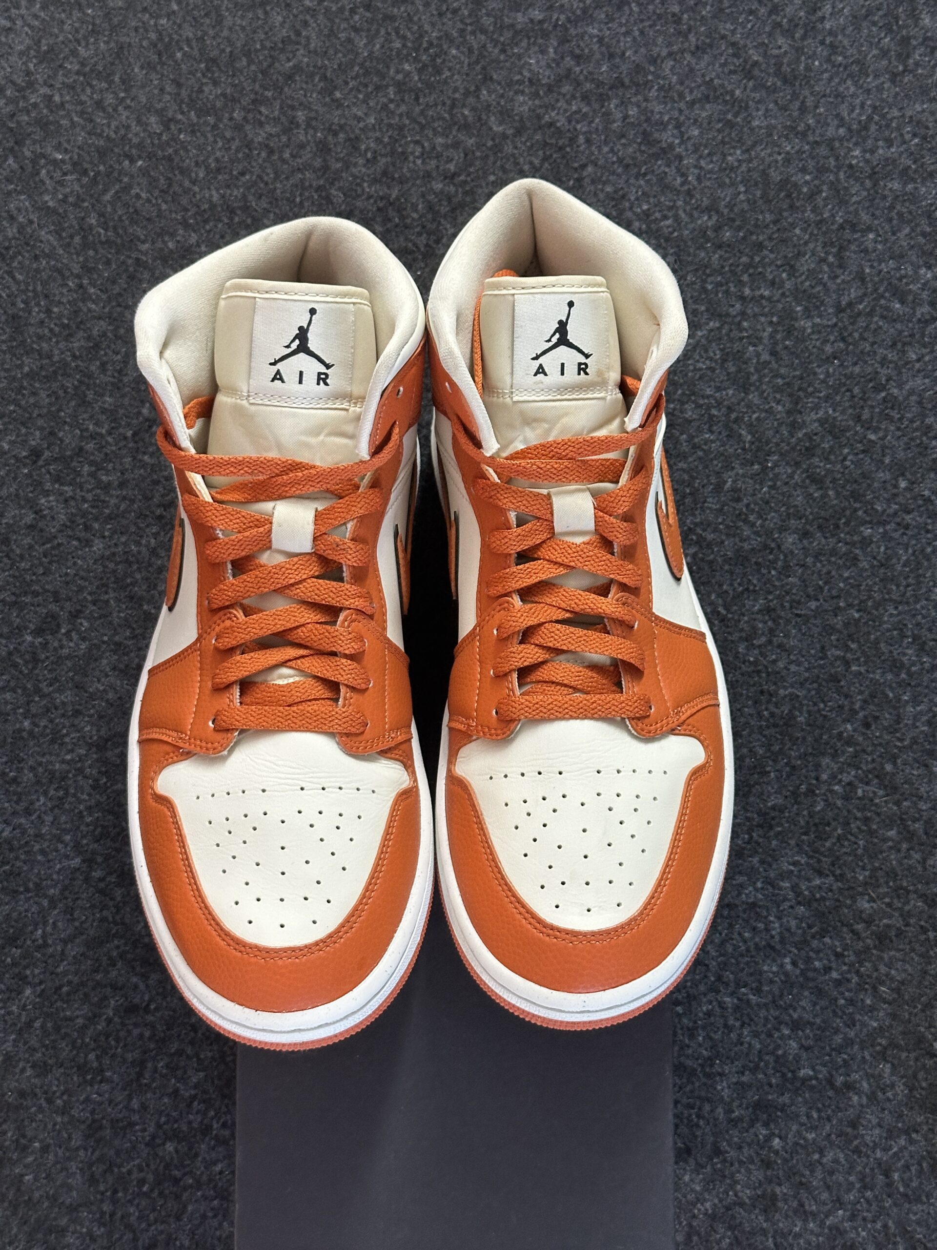 Air Jordan 1 Mid SE Sport Spice DV1302-100 taglia EU 44.5 vista punta
