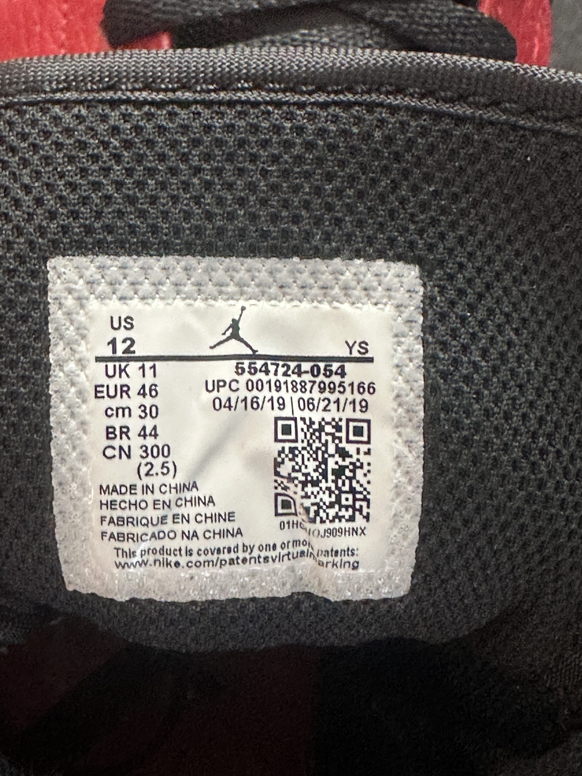 Air Jordan 1 Mid Reverse Bred 554724-054 taglia EU 46 vista label