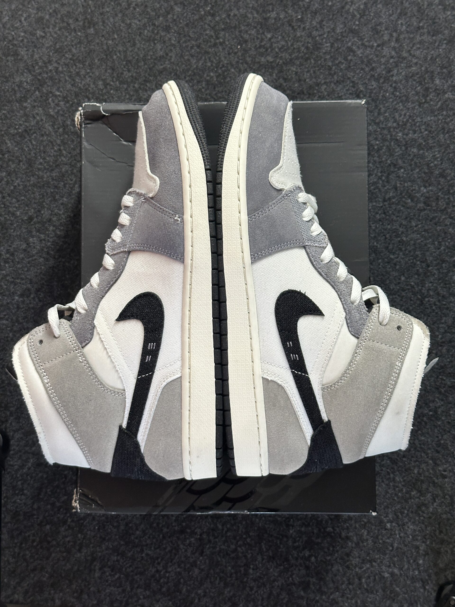 Air Jordan 1 Mid SE Craft Cement Grey DZ4136-002 taglia EU 45.5 vista esterna