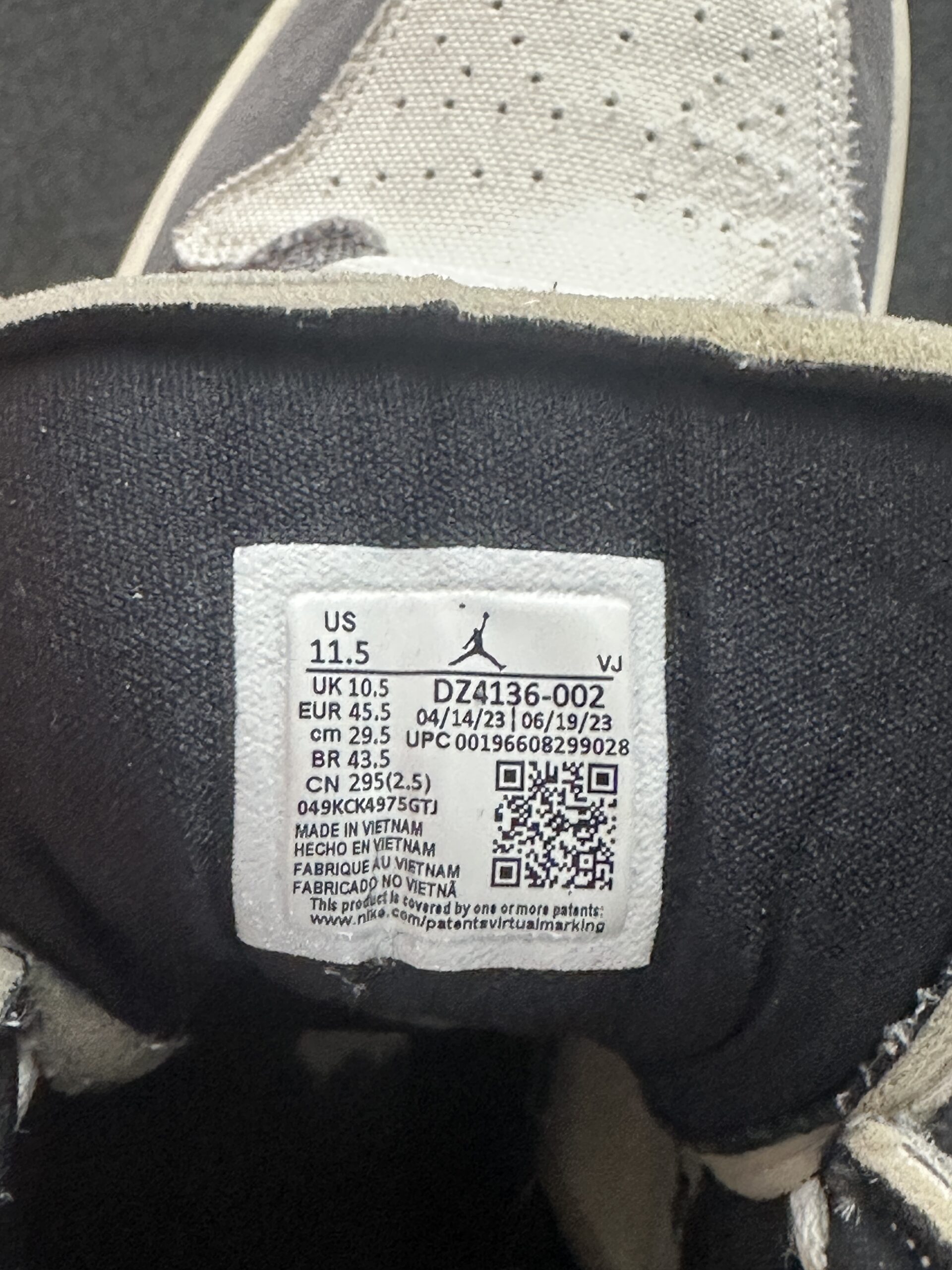 Air Jordan 1 Mid SE Craft Cement Grey DZ4136-002 taglia EU 45.5 vista label