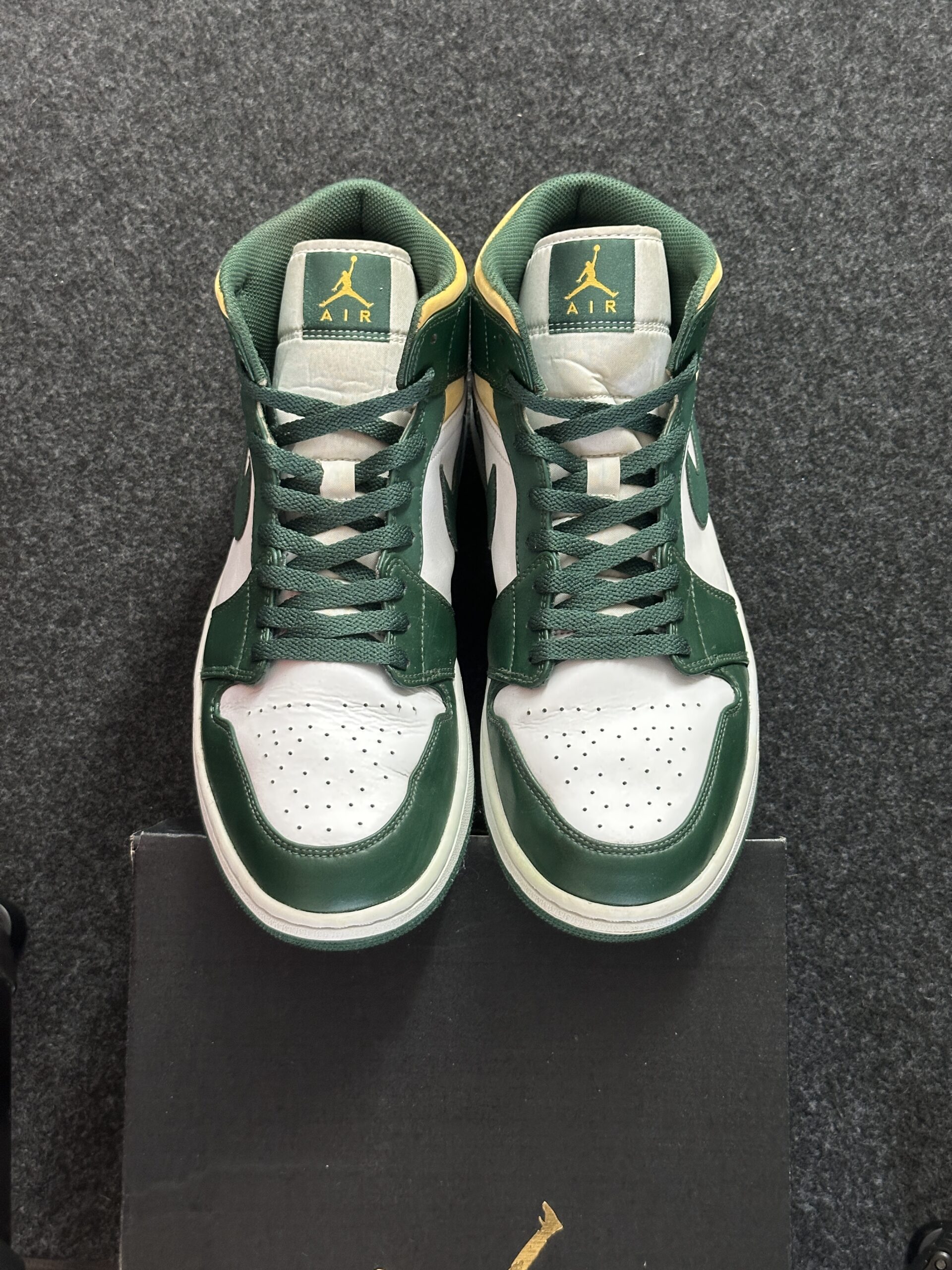 Air Jordan 1 Mid Sonics Noble Green 554724-371 taglia EU 47 vista punta