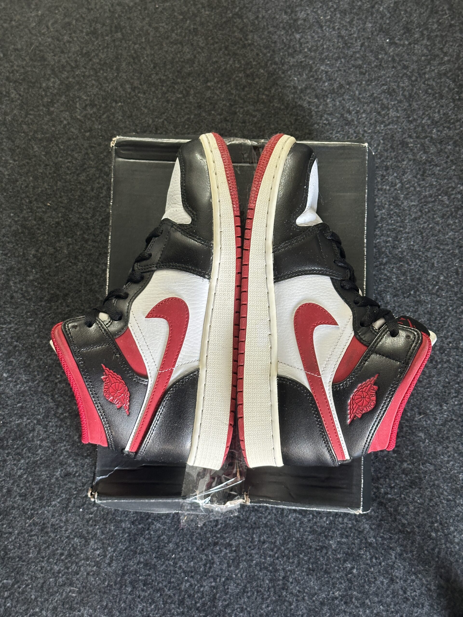 Air Jordan 1 Mid Gym Red Black White DJ4695-122 taglia EU 38 vista esterna