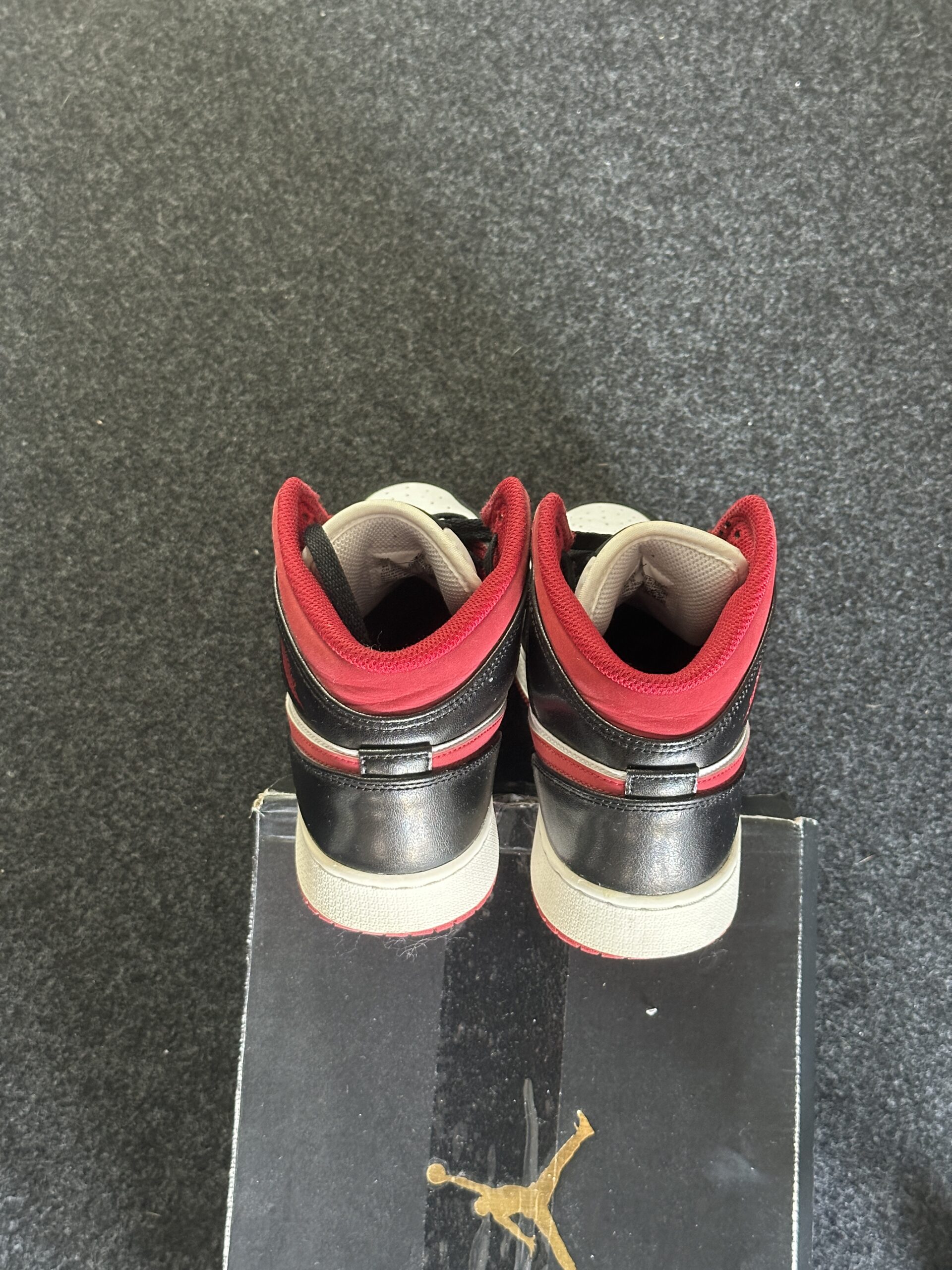 Air Jordan 1 Mid Gym Red Black White DJ4695-122 taglia EU 38 vista tallone