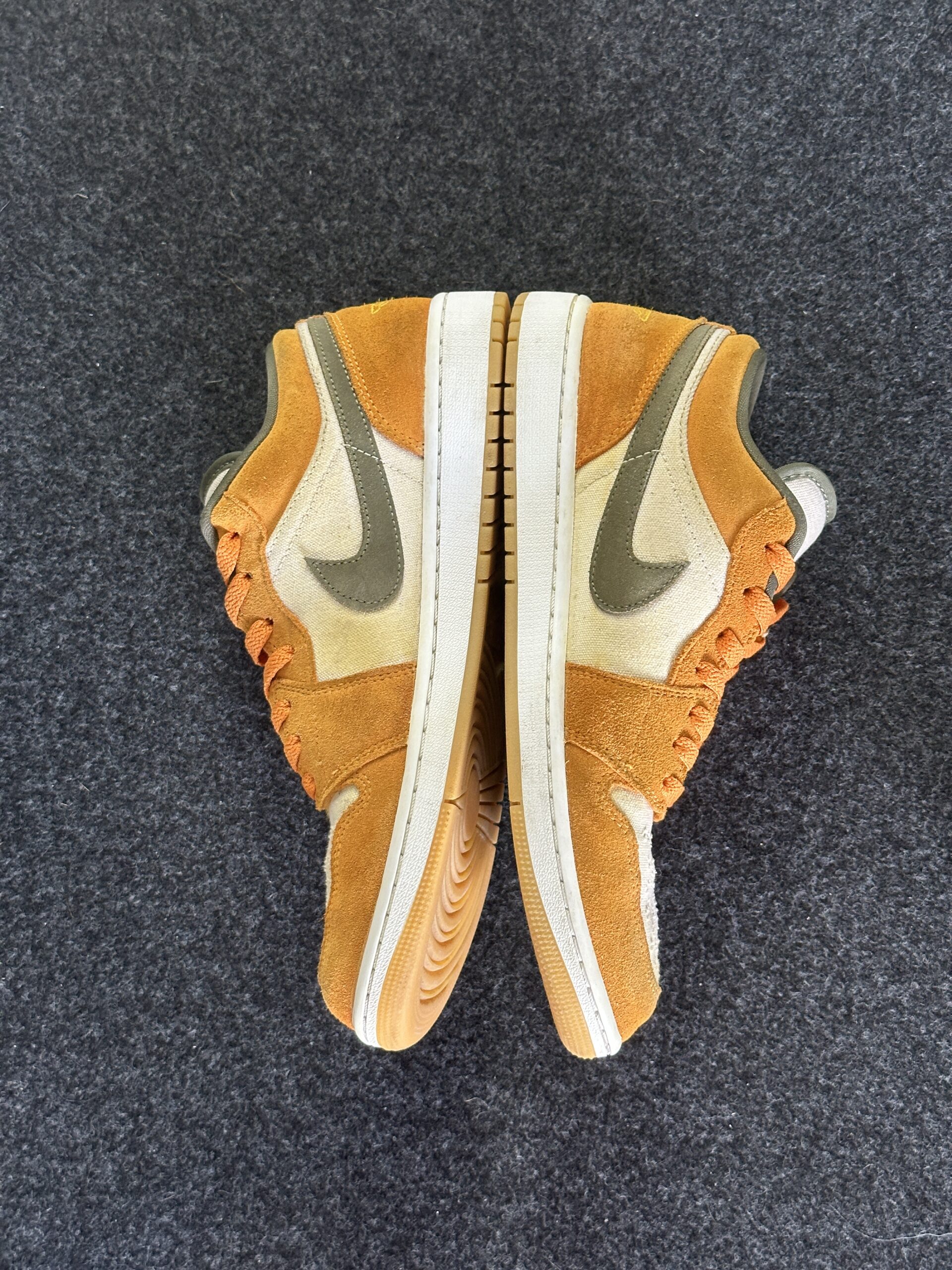 Air Jordan 1 Low SE Light Curry DH6931-102 taglia EU 44 vista interna