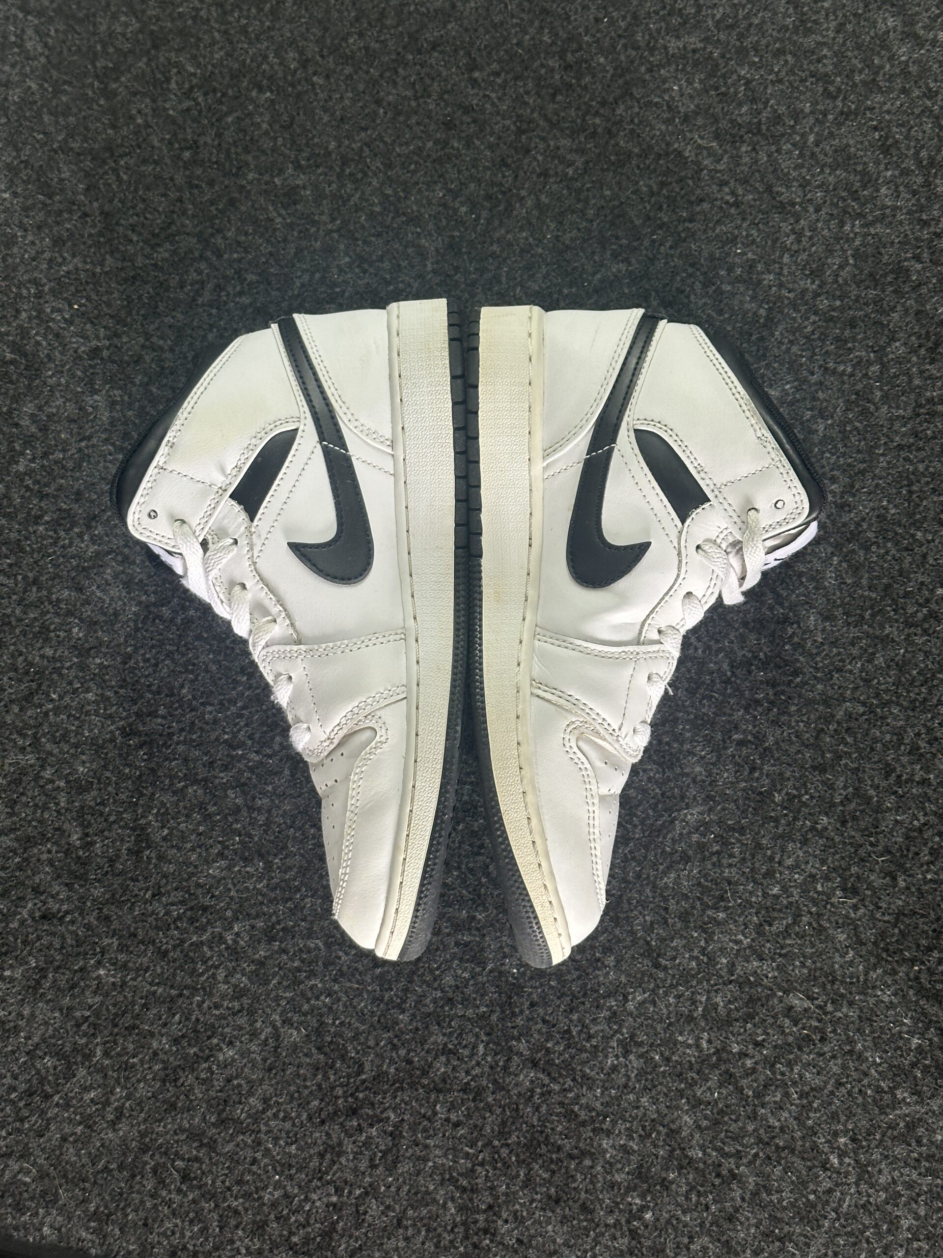 Air Jordan 1 Mid Reverse Panda DQ8423-132 taglia EU 38 vista interna 2