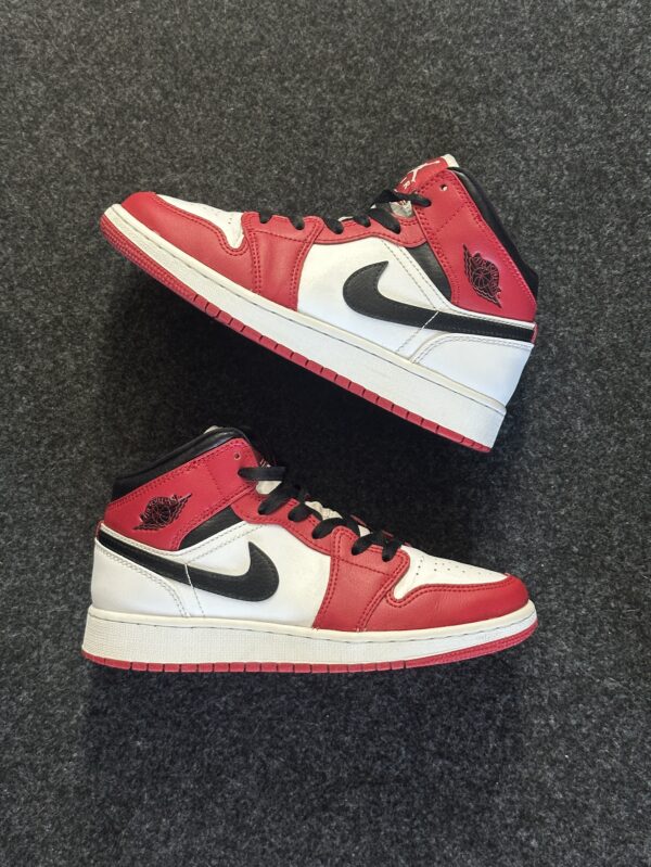 Air Jordan 1 Mid Chicago 554725-173 taglia EU 37.5 vista principale