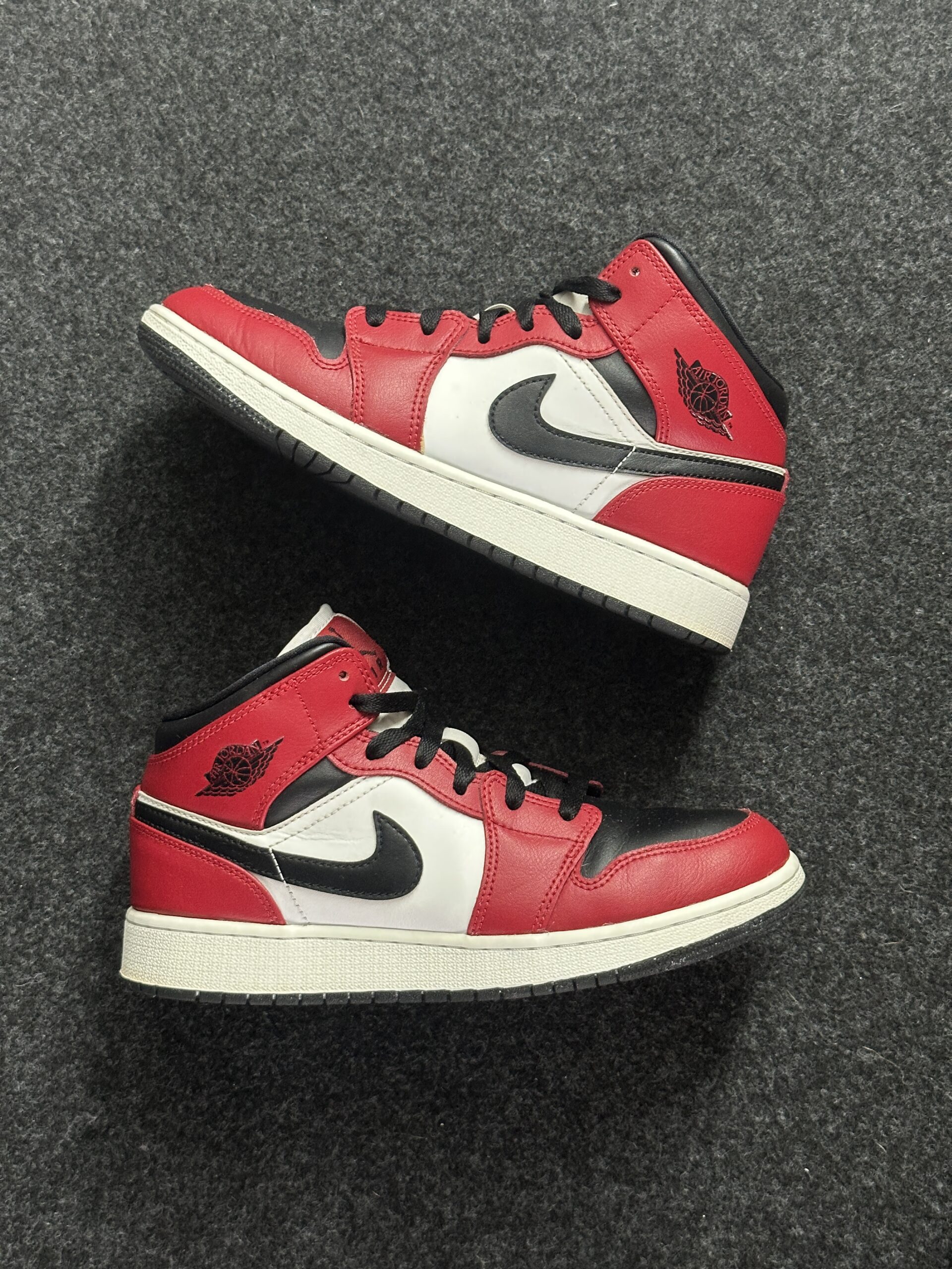 Air Jordan 1 Mid Chicago Black Toe 554725-069 taglia EU 38 vista principale