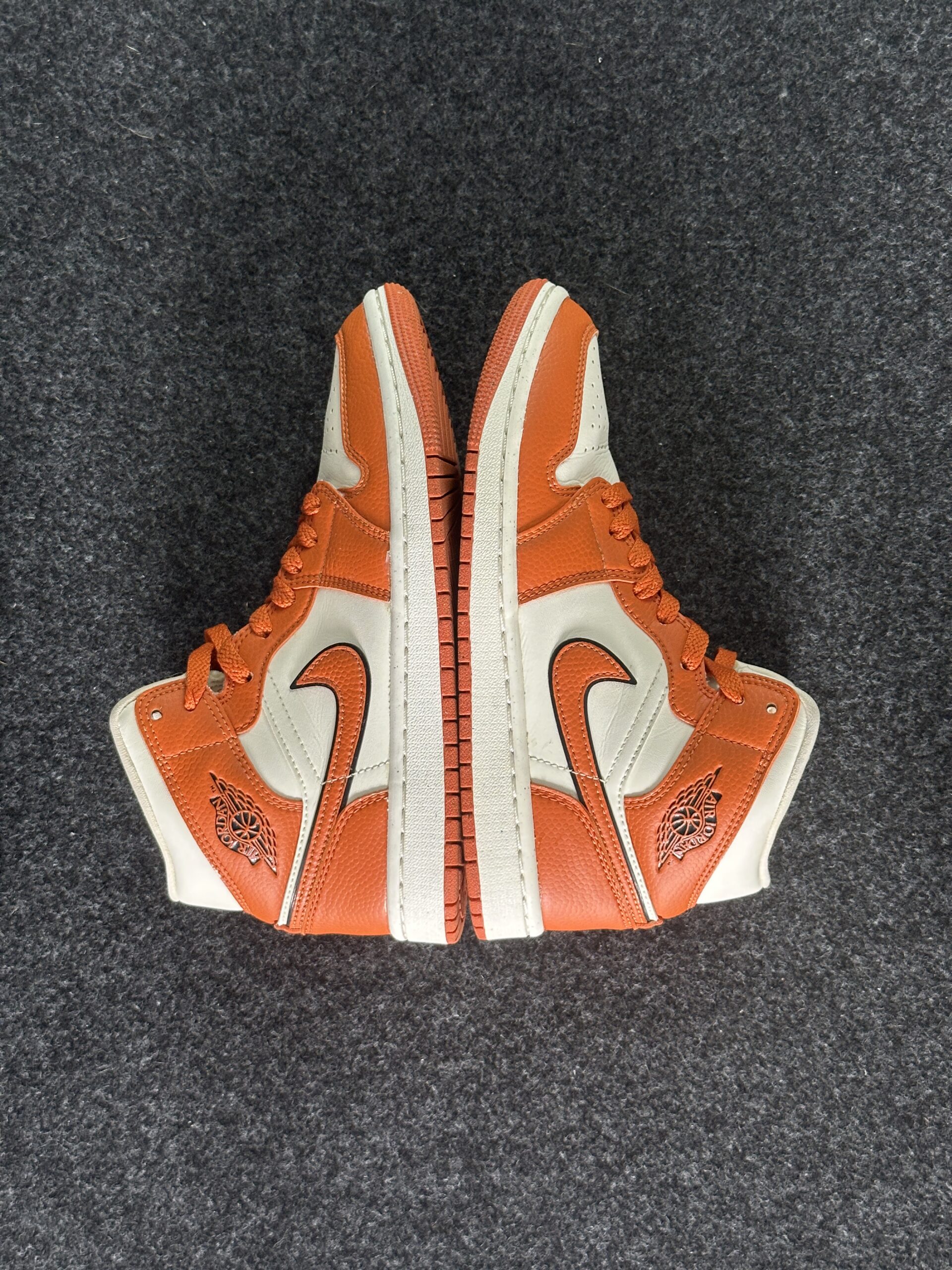 Air Jordan 1 Mid SE Sport Spice DV1302-100 taglia EU 37.5 vista esterna
