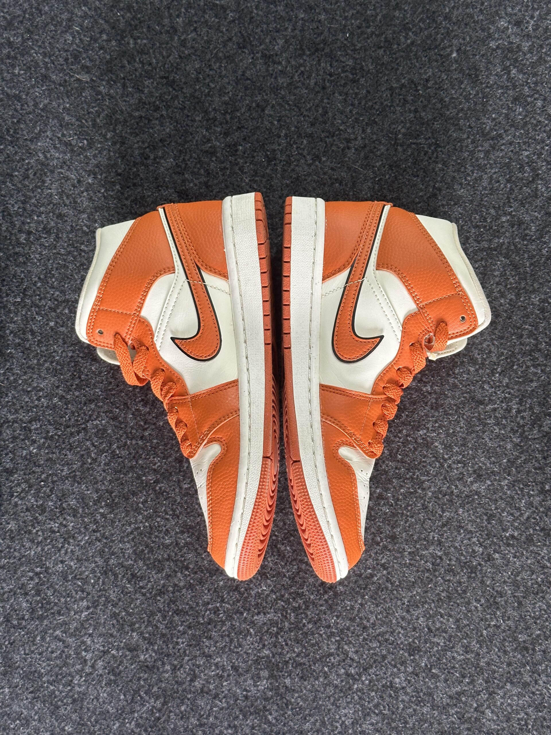 Air Jordan 1 Mid SE Sport Spice DV1302-100 taglia EU 37.5 vista interna