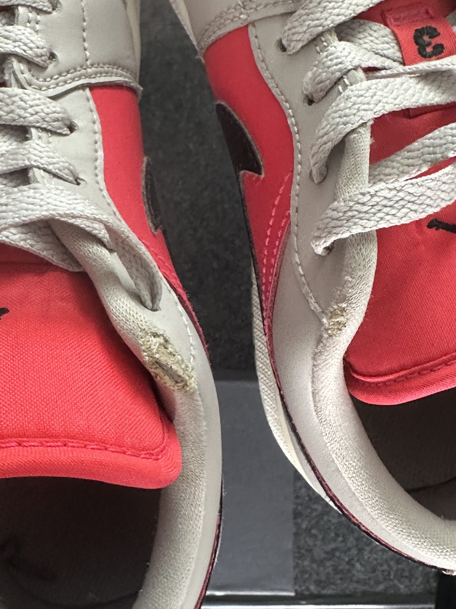 Air Jordan 1 Low Siren Red DC0774-060 taglia EU 40 vista dif