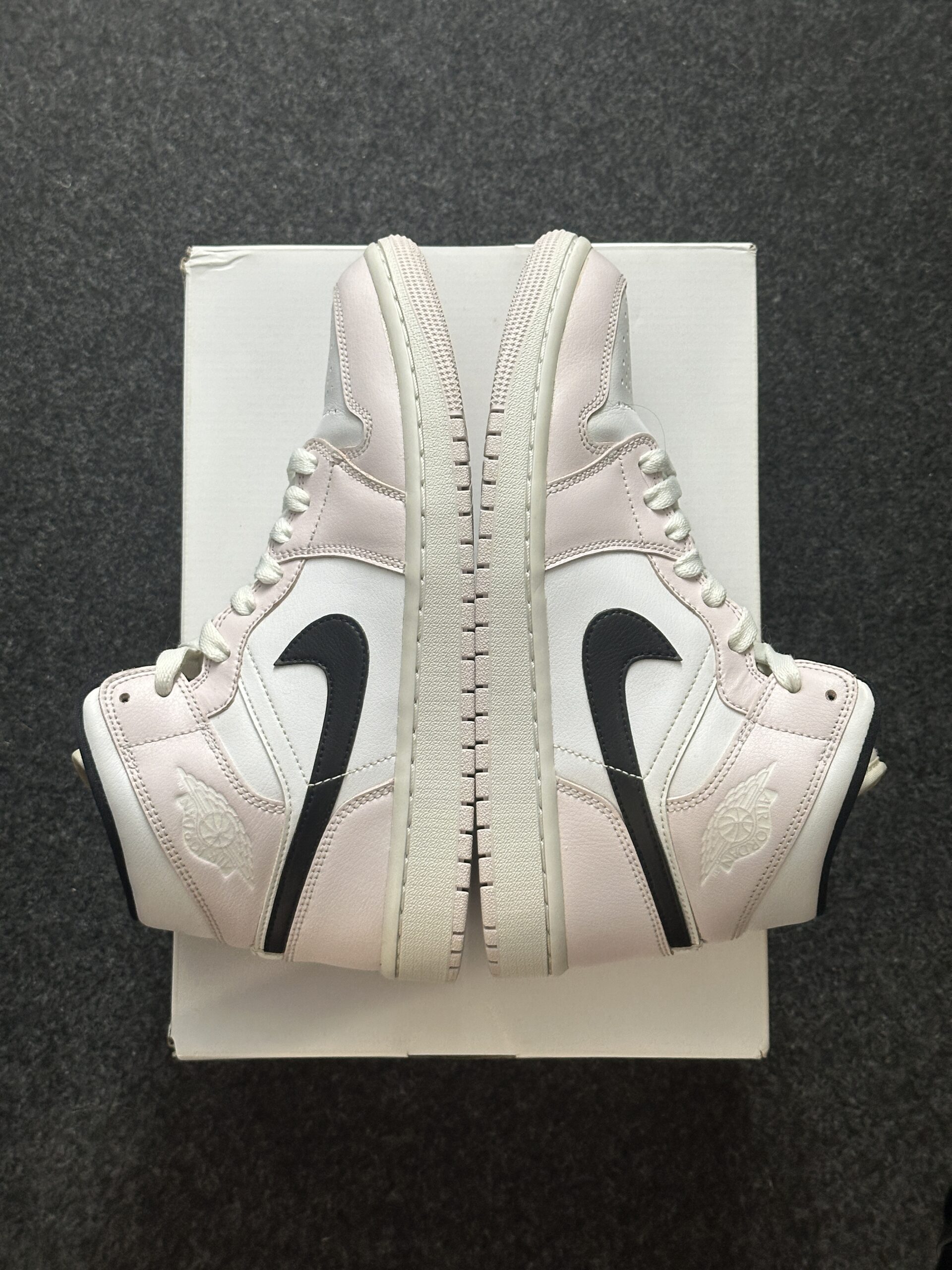 Air Jordan 1 Mid Barely Rose BQ6472-500 taglia EU 40 vista esterna