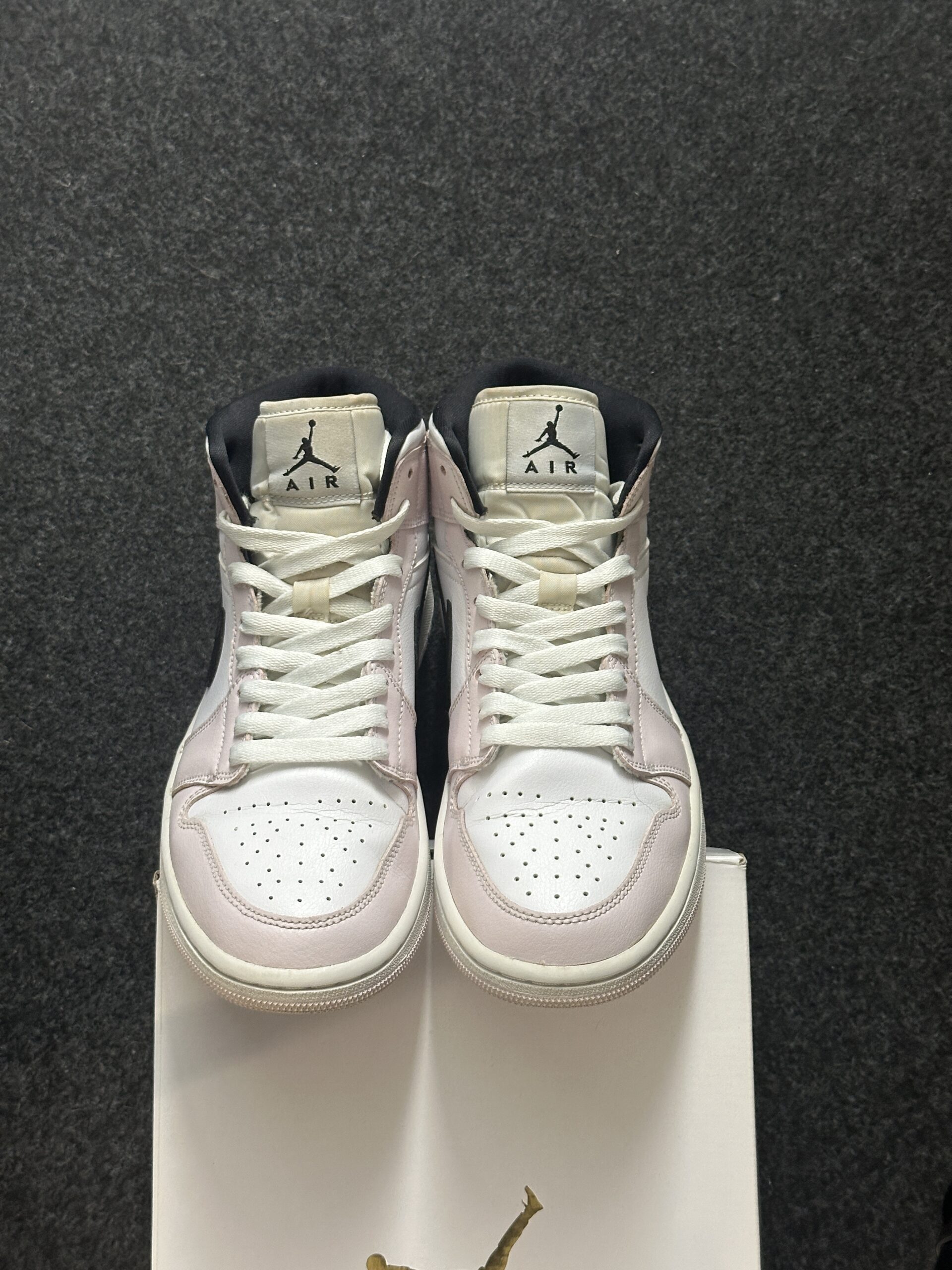 Air Jordan 1 Mid Barely Rose BQ6472-500 taglia EU 40 vista punta