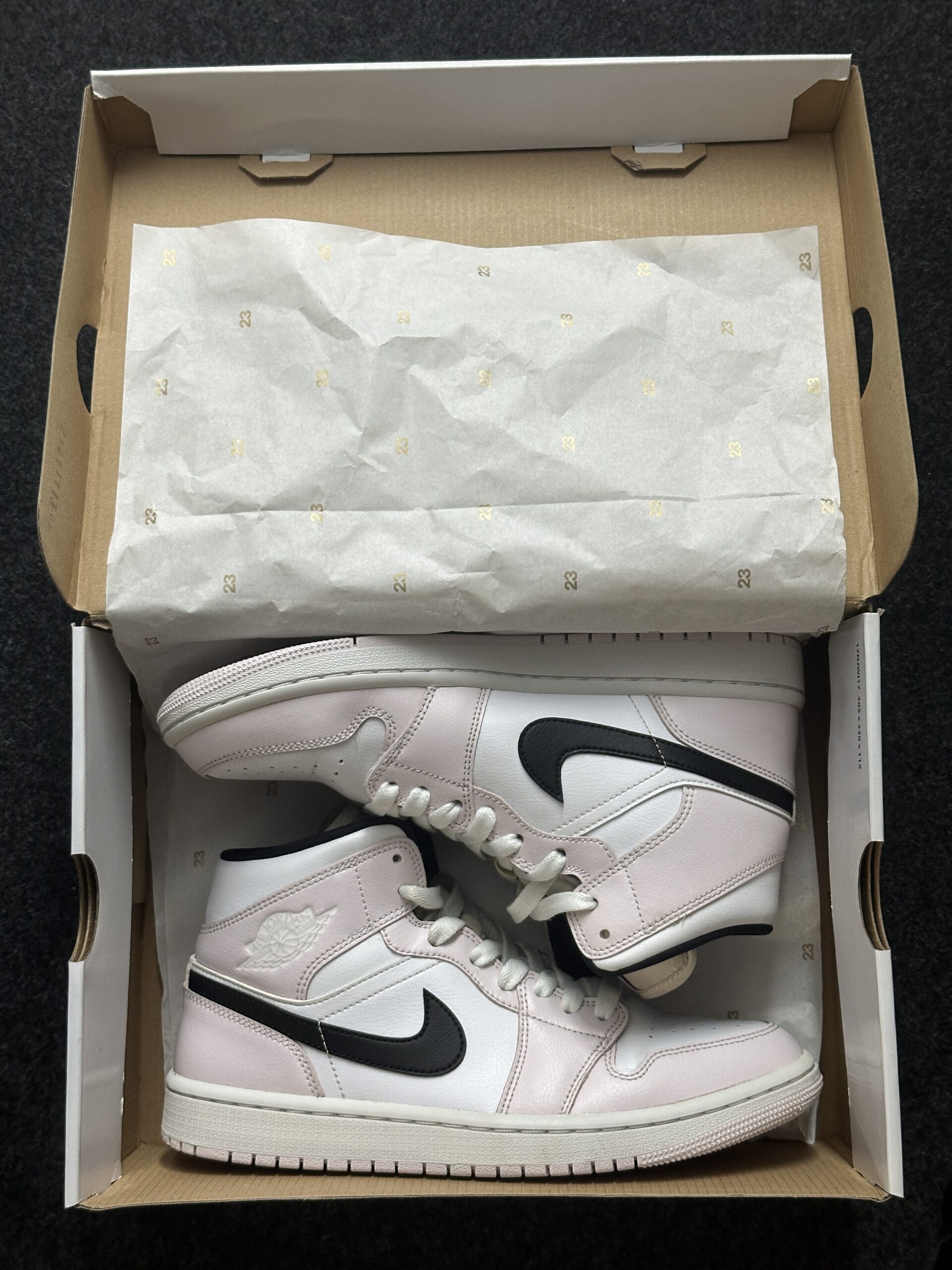 Air Jordan 1 Mid Barely Rose BQ6472-500 taglia EU 40 vista intbox