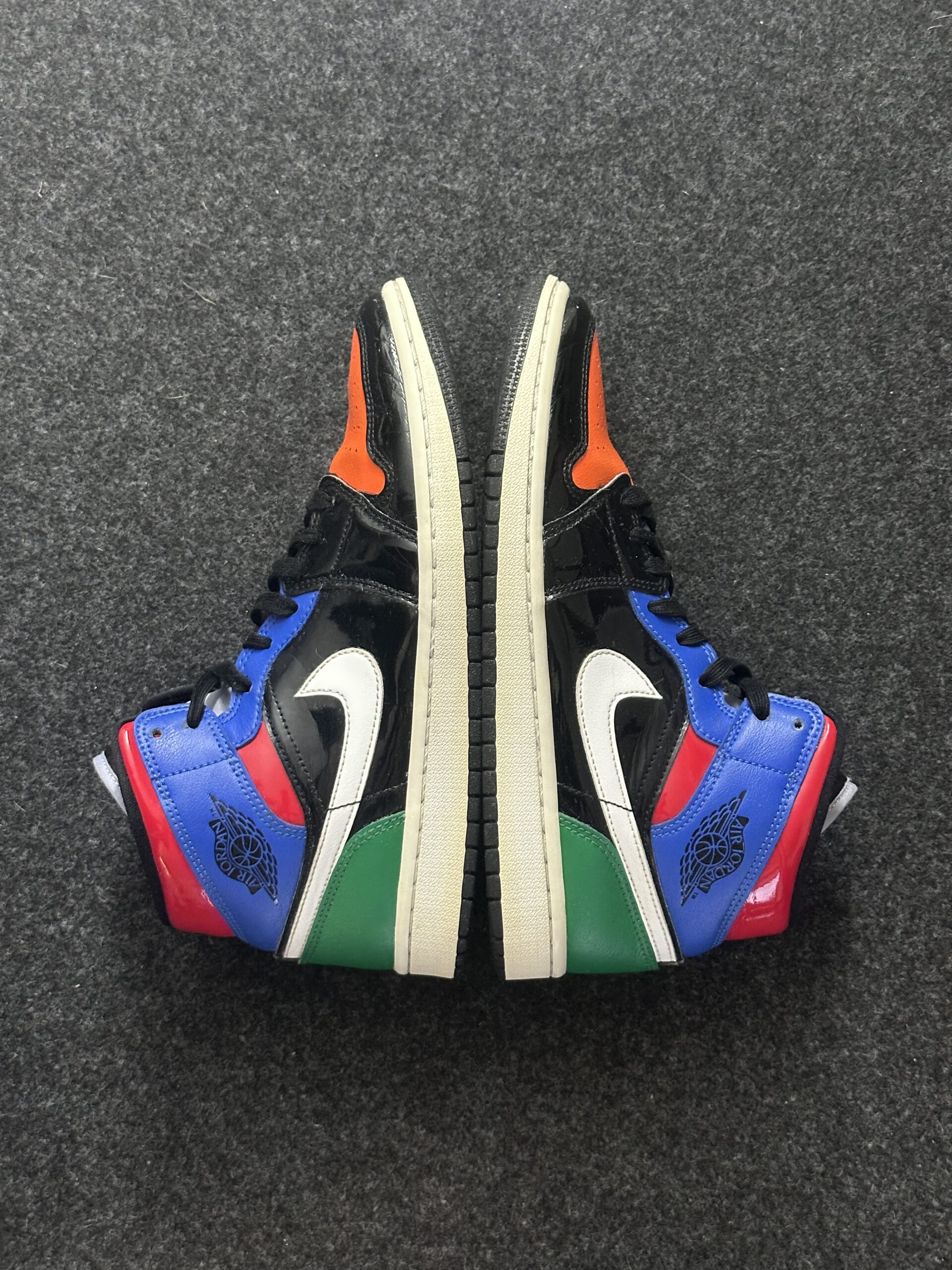 Air Jordan 1 Mid SE Multi Patent CV5276-001 taglia EU 40 vista esterna
