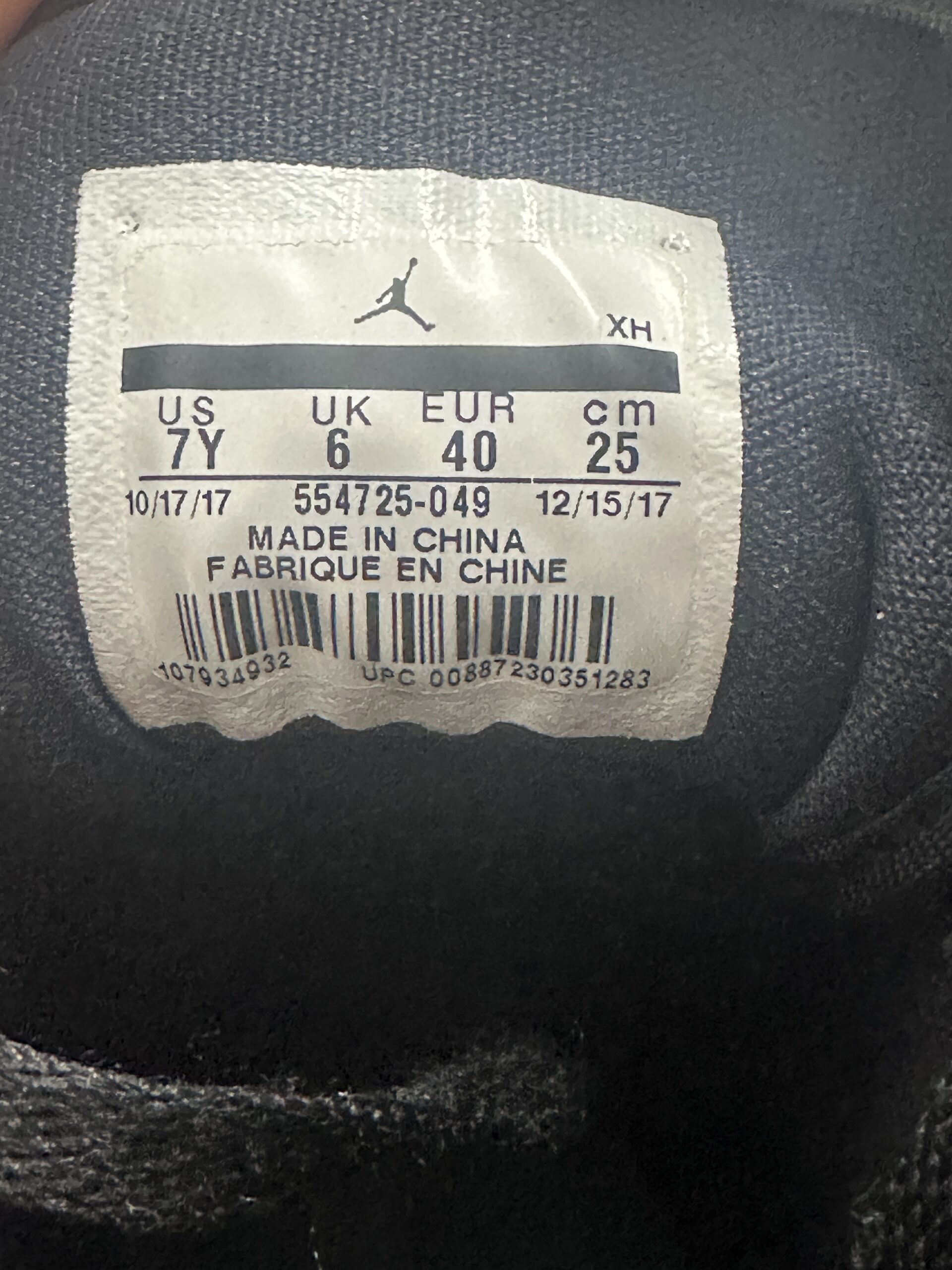 Air Jordan 1 Mid Black White Speckle 554725-049 taglia EU 40 vista label