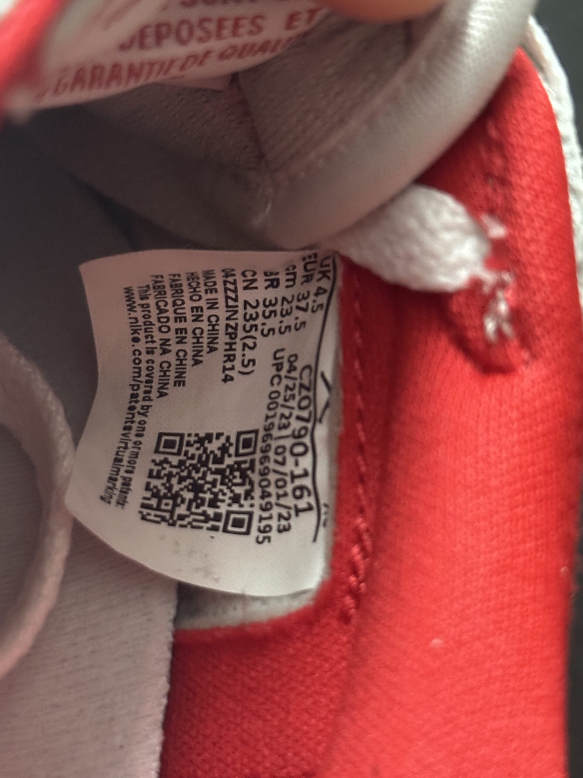 Air Jordan 1 Low OG University Red CZ0790-161 taglia EU 37.5 vista label