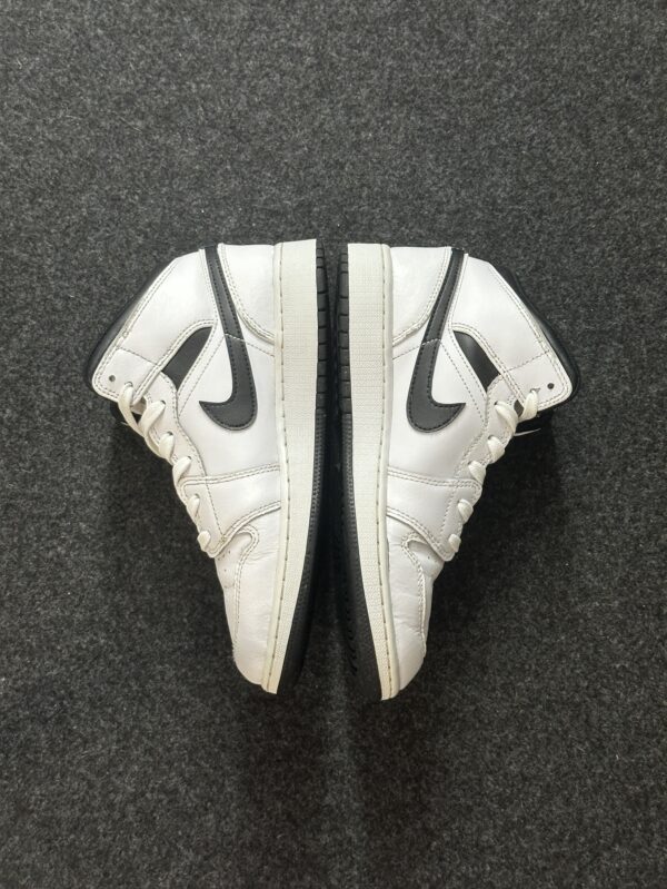 Air Jordan 1 Mid Reverse Panda DQ8423-132 taglia EU 38 vista interna