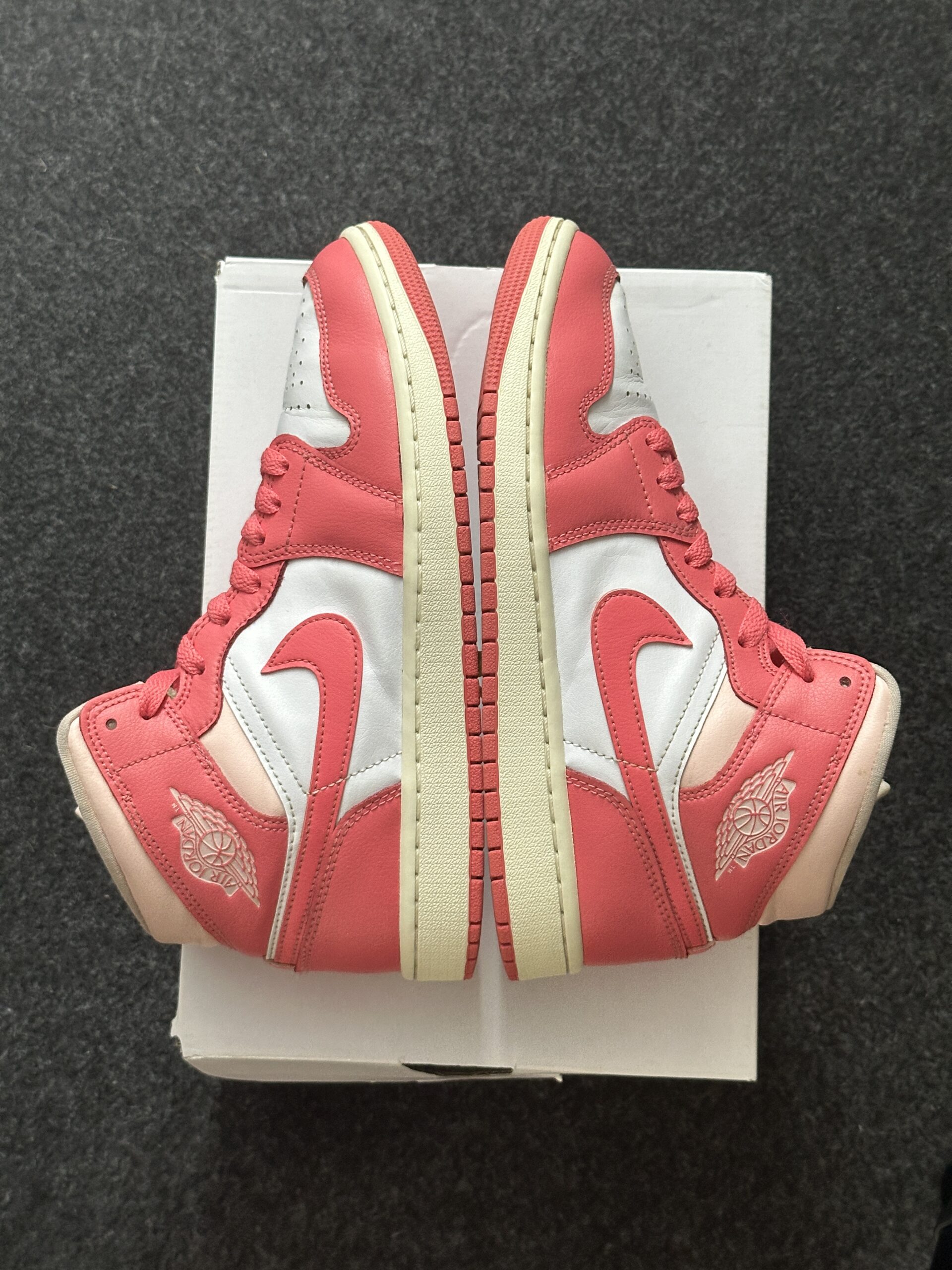 Air Jordan 1 Mid Strawberries and Cream BQ6472-186 taglia EU 39 vista esterna