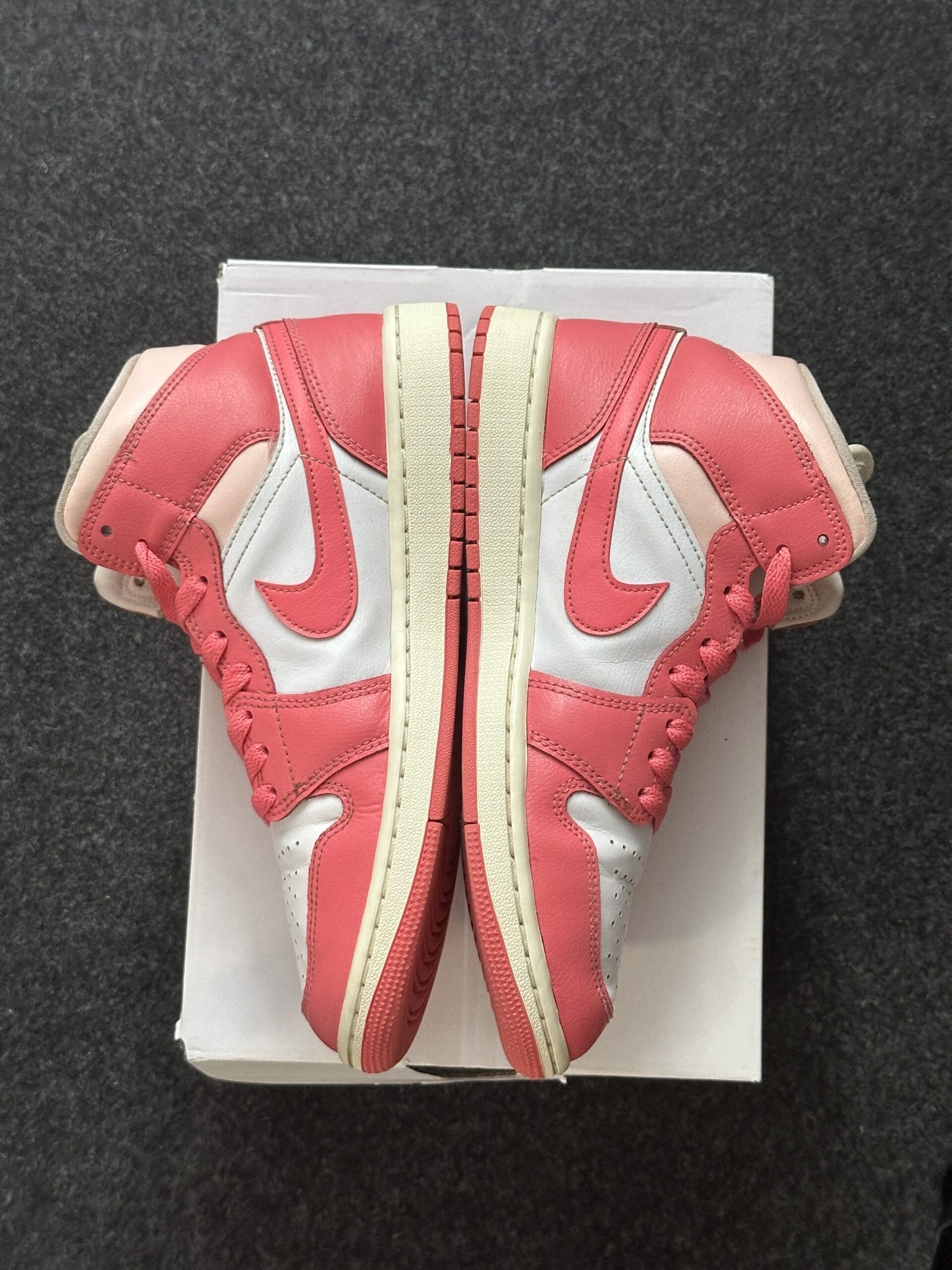 Air Jordan 1 Mid Strawberries and Cream BQ6472-186 taglia EU 39 vista interna
