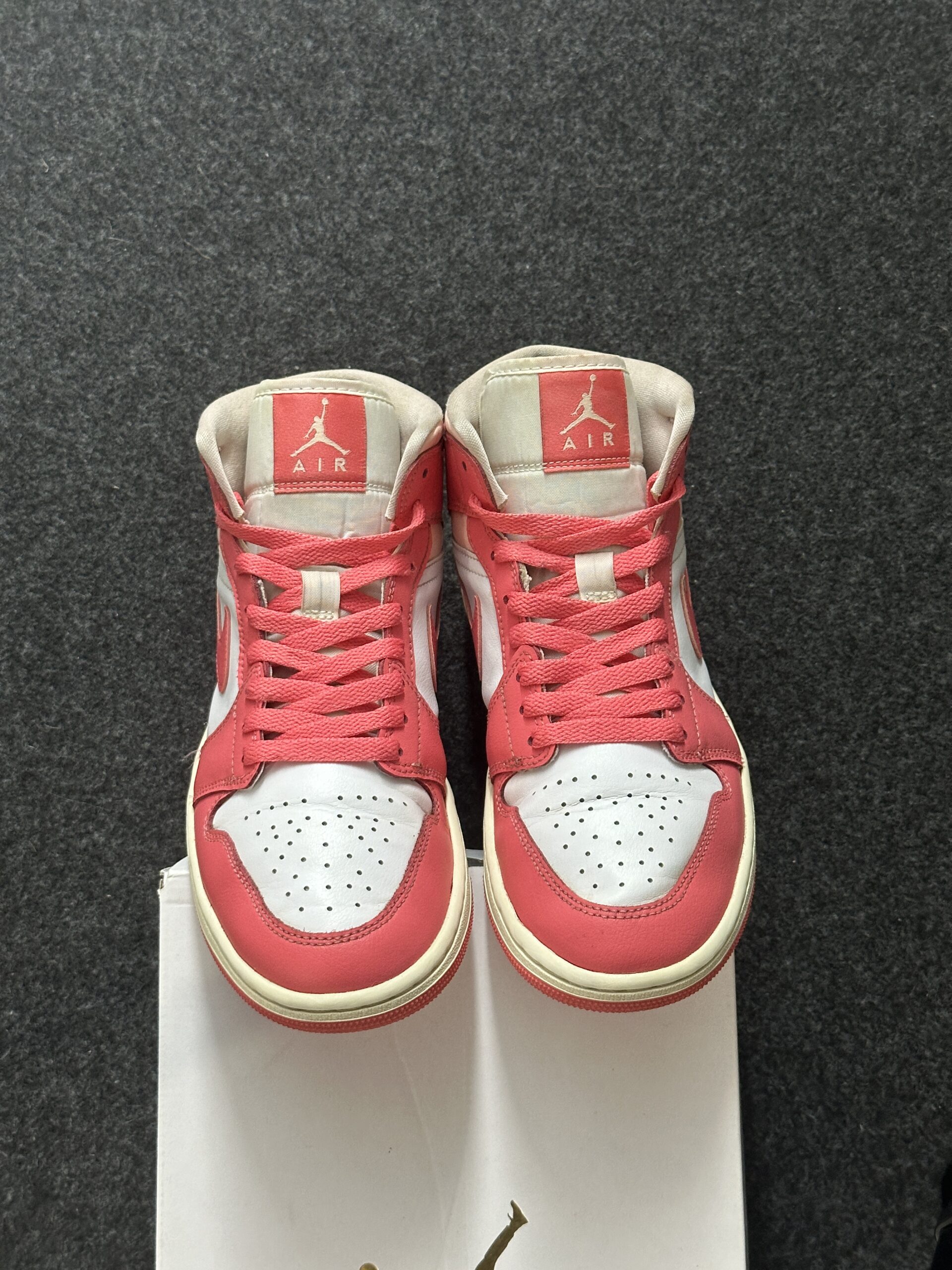 Air Jordan 1 Mid Strawberries and Cream BQ6472-186 taglia EU 39 vista punta