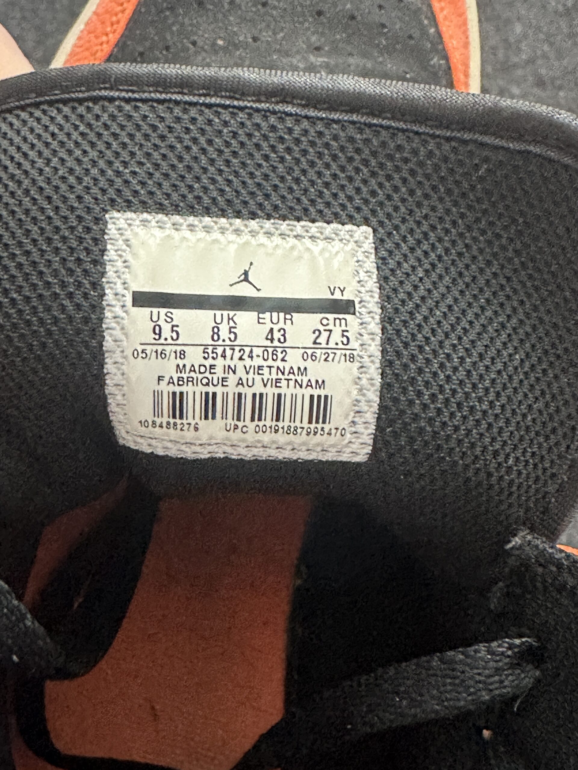 Air Jordan 1 Mid Black Cone 554724-062 taglia EU 43 vista label