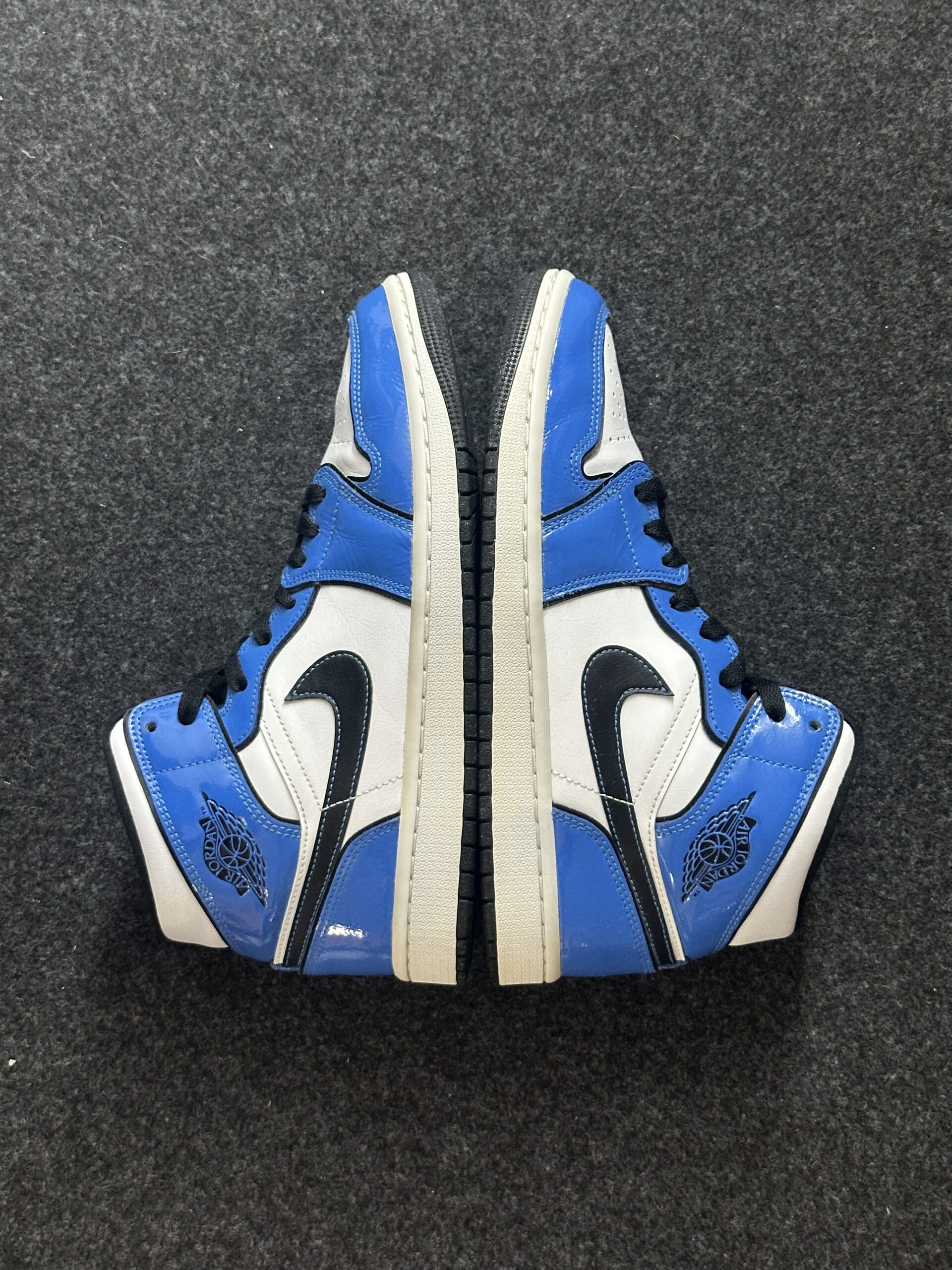 Air Jordan 1 Mid SE Signal Blue DD6834-402 taglia EU 40.5 vista esterna
