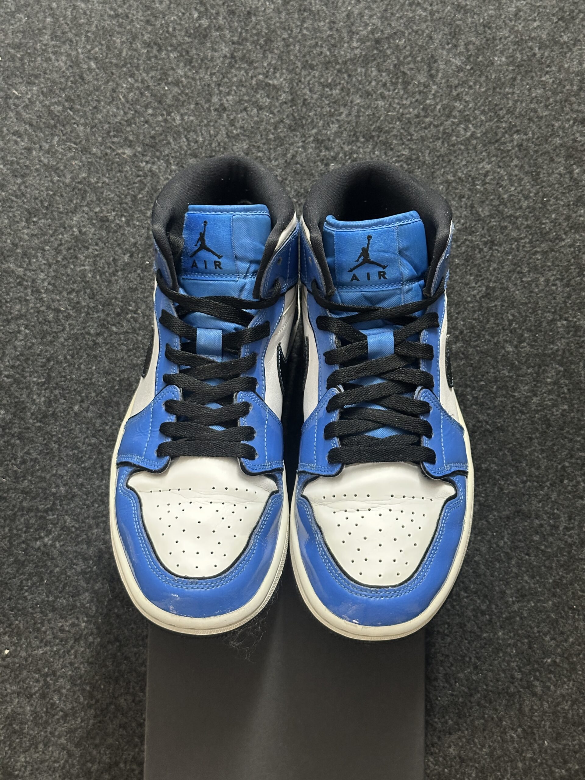 Air Jordan 1 Mid SE Signal Blue DD6834-402 taglia EU 40.5 vista punta