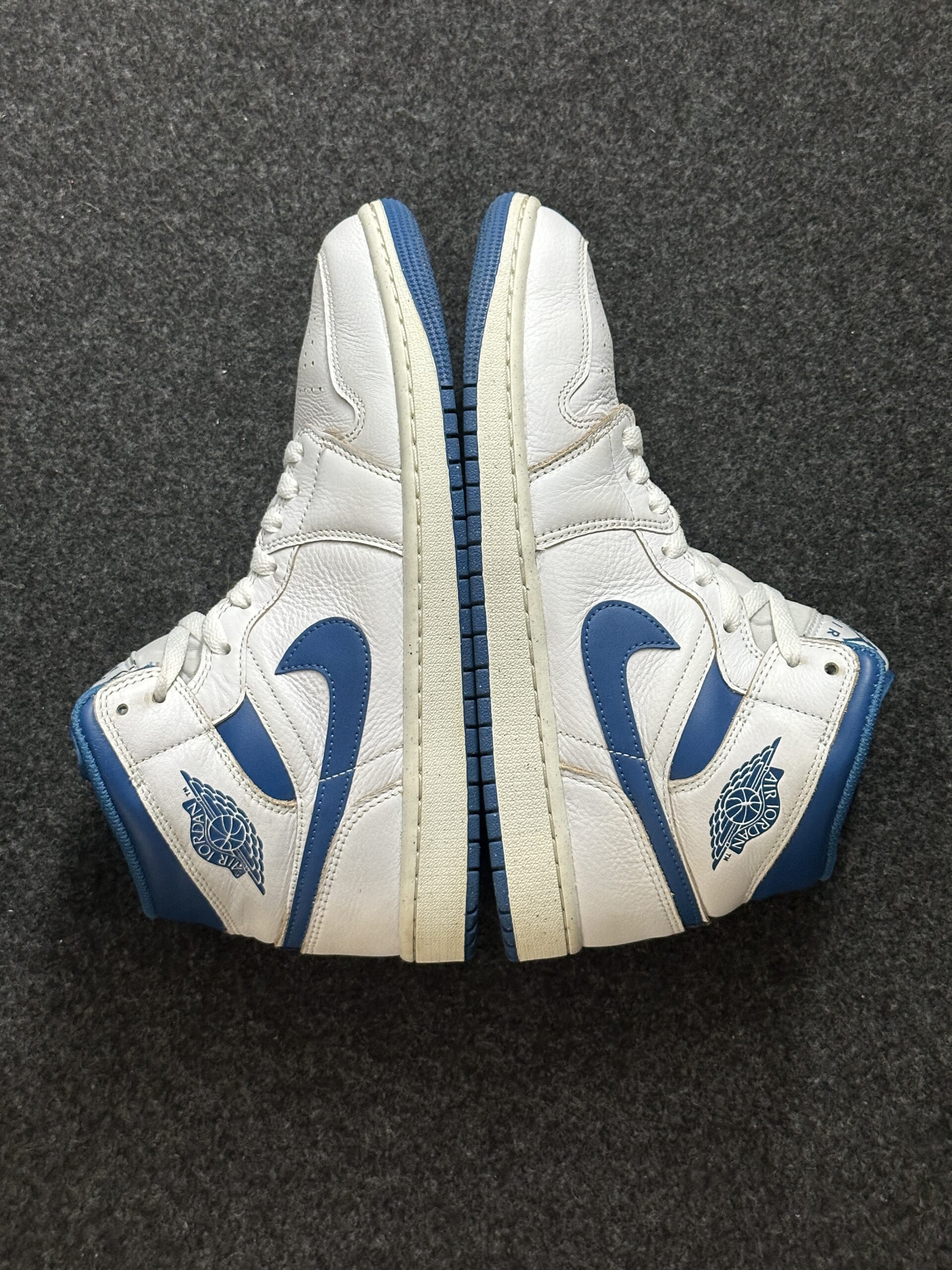 Air Jordan 1 Mid SE Industrial Blue FN5215-141 taglia EU 43 vista esterna\