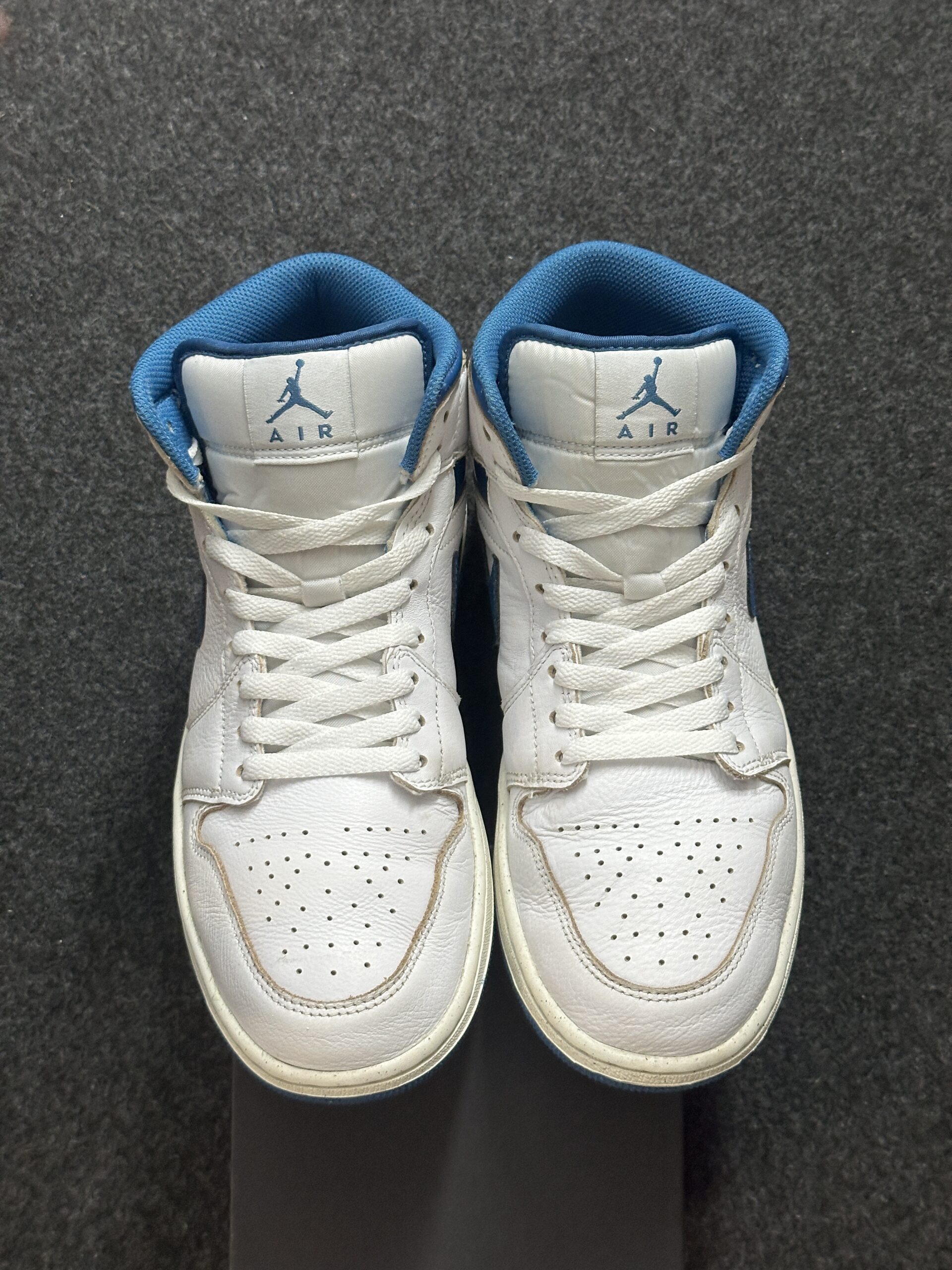 Air Jordan 1 Mid SE Industrial Blue FN5215-141 taglia EU 43 vista punta