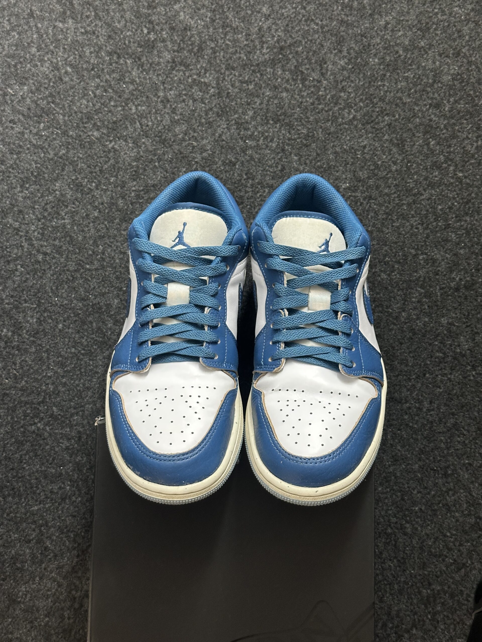 Air Jordan 1 Low SE Industrial Blue FN5214-141 taglia EU 41 vista punta