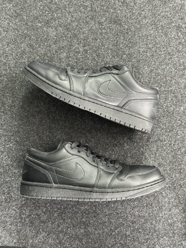 Air Jordan 1 Low Triple Black 553558-093 taglia EU 42 vista principale