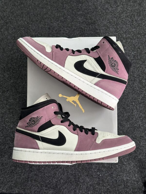 Air Jordan 1 Mid SE Light Mulberry DC7267-500 taglia EU 42 vista principale