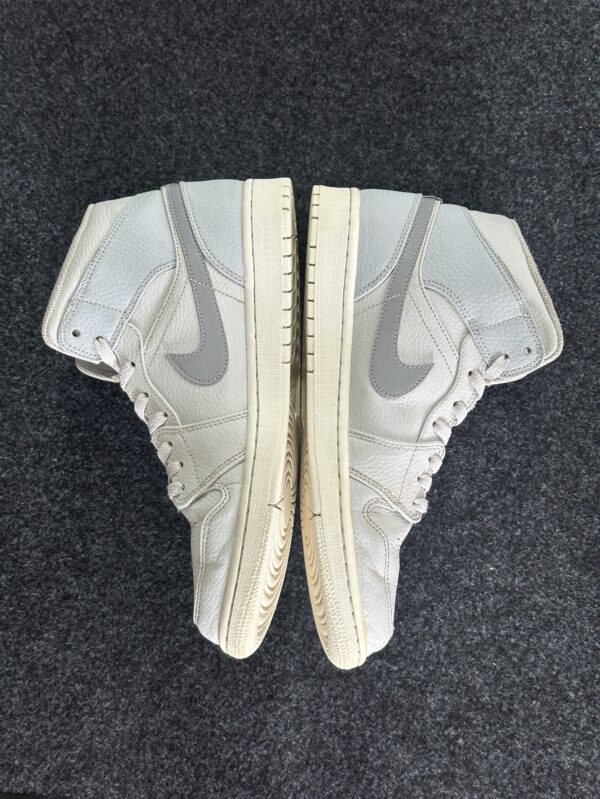 Air Jordan 1 Mid SE Grey Fog 852542-003 taglia EU 44 vista interna