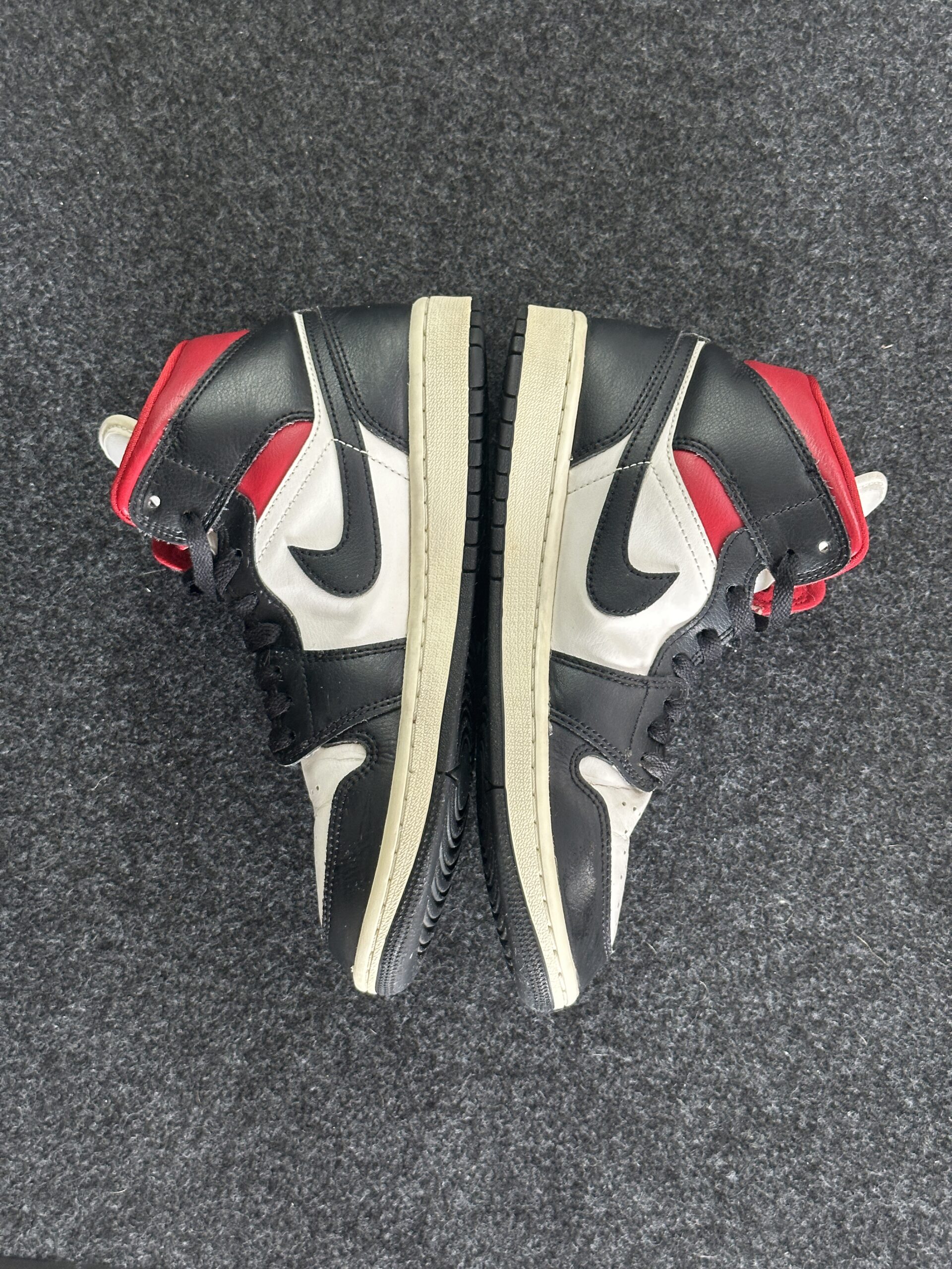 Air Jordan 1 Mid Black Gym Red BQ6472-061 taglia EU 40 vista interna
