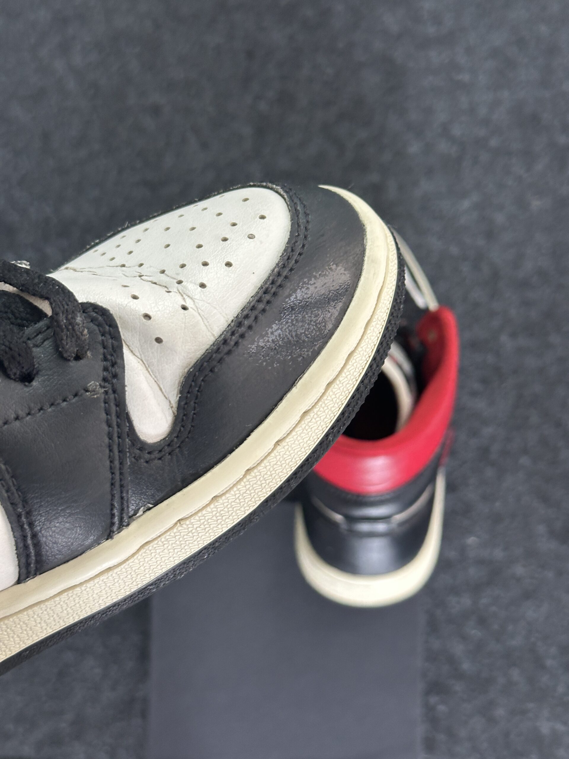 Air Jordan 1 Mid Black Gym Red BQ6472-061 taglia EU 40 vista dif