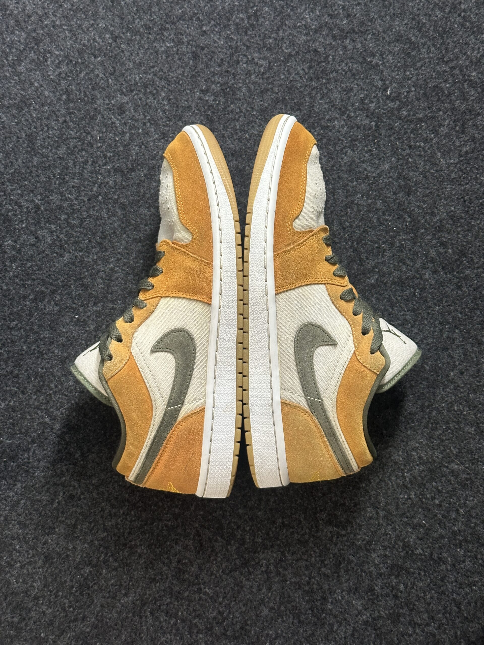 Air Jordan 1 Low SE Light Curry DH6931-102 taglia EU 42 vista esterna