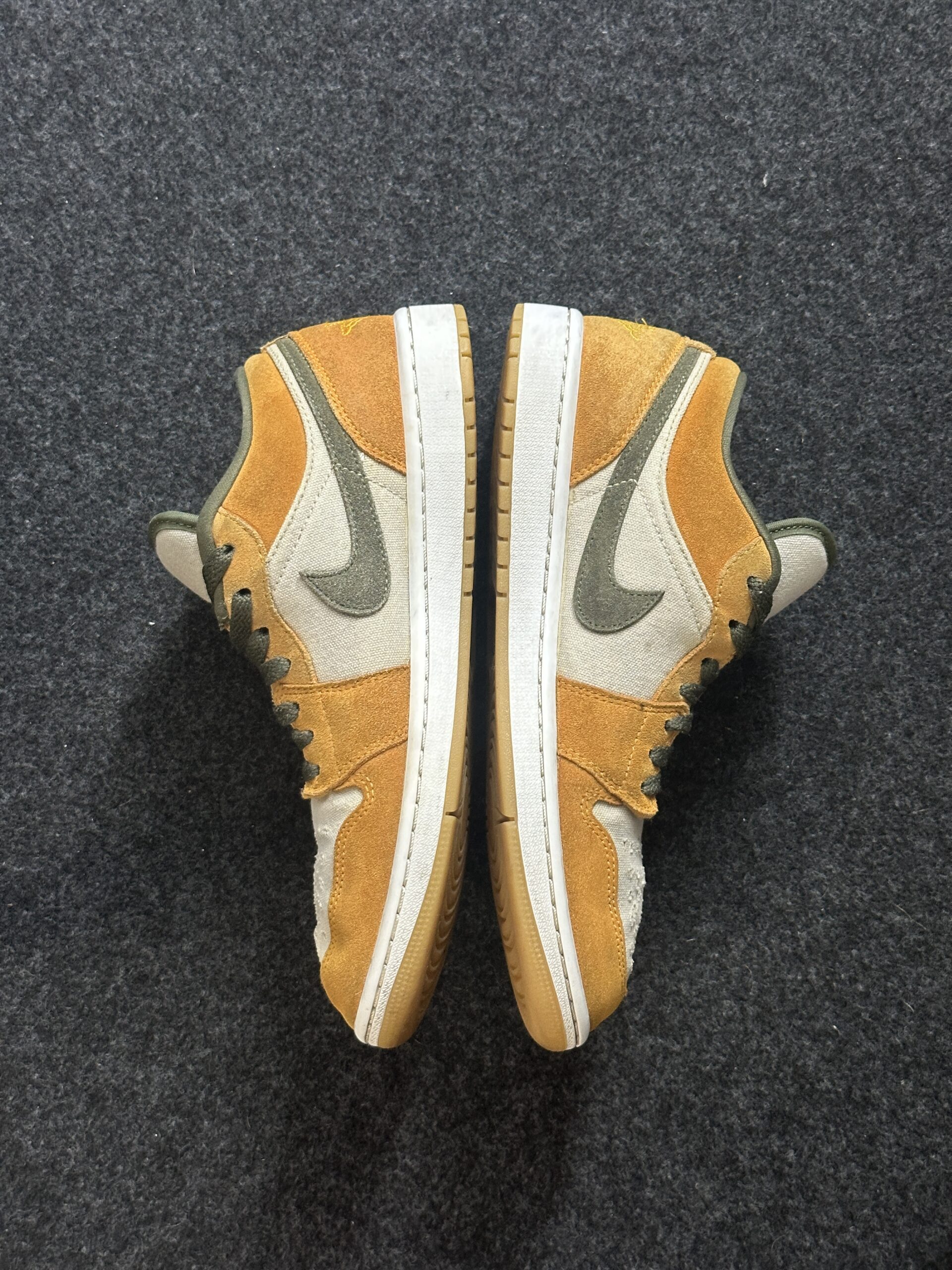 Air Jordan 1 Low SE Light Curry DH6931-102 taglia EU 42 vista interna
