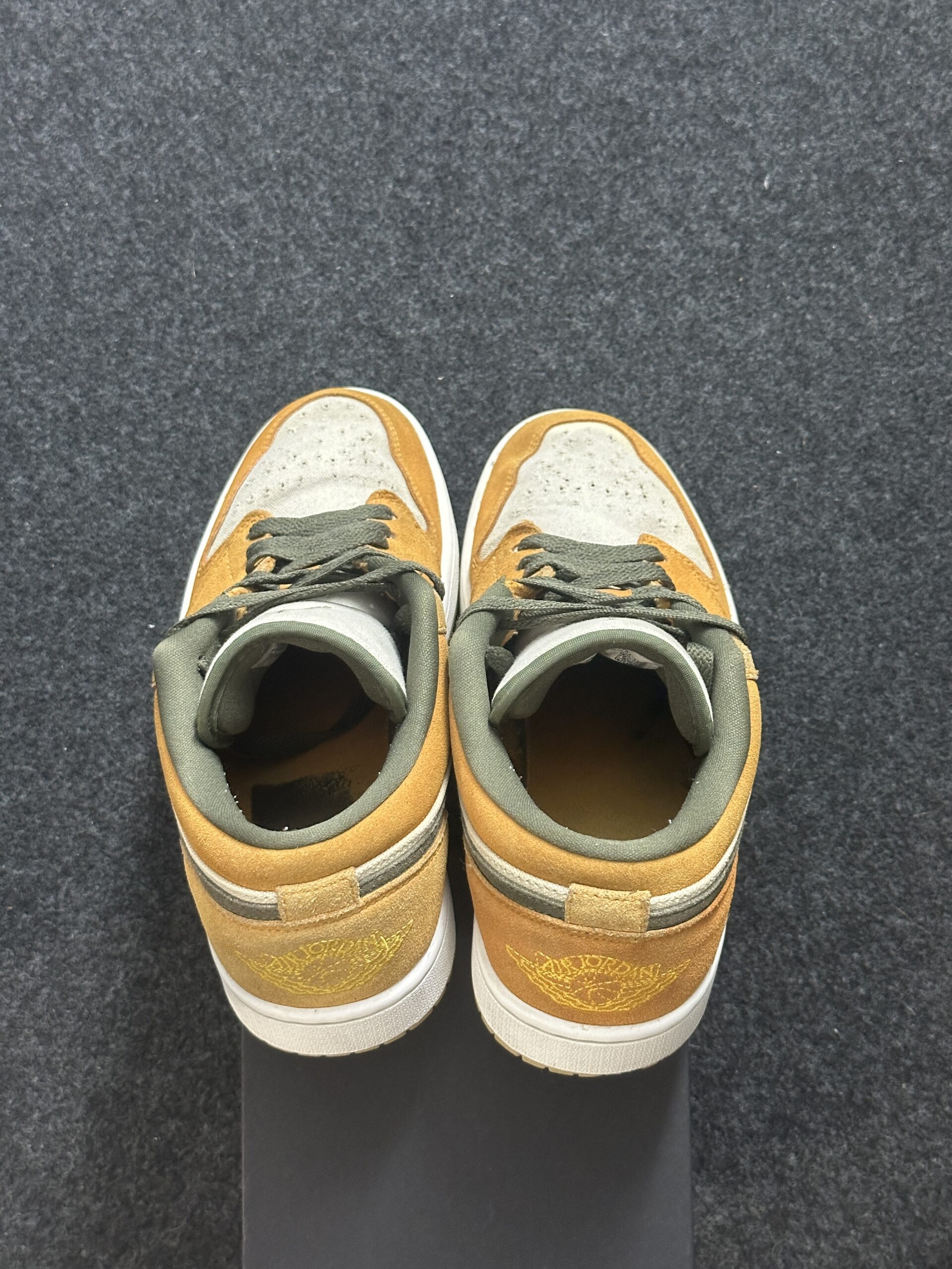 Air Jordan 1 Low SE Light Curry DH6931-102 taglia EU 42 vista tallone
