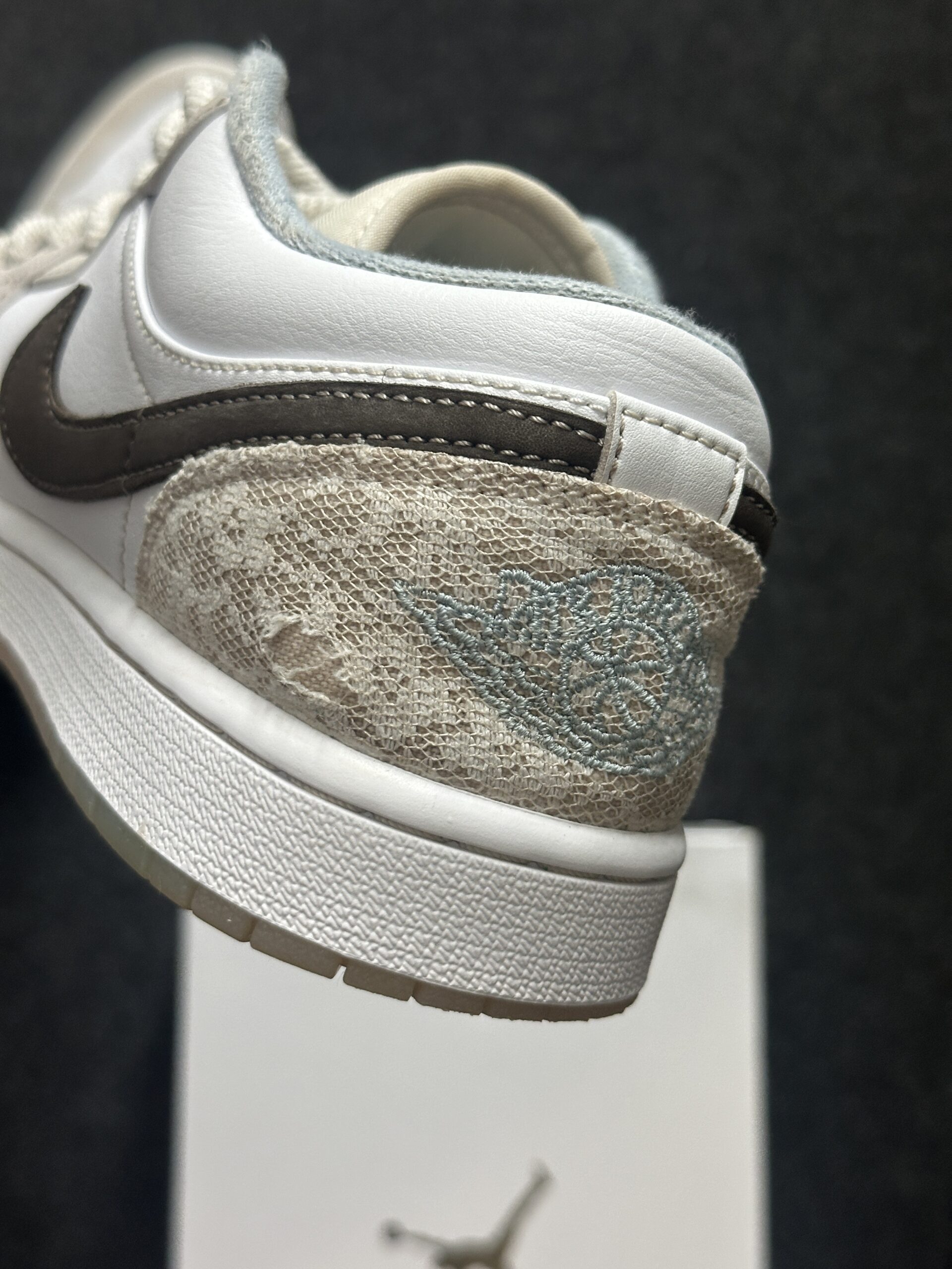 Air Jordan 1 Low Coral Reef IB8859-101 taglia EU 41 vista dif2