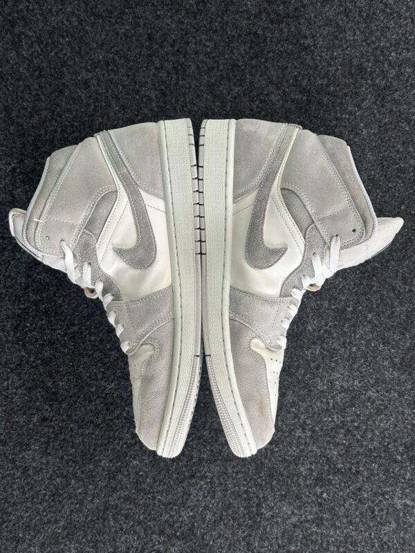 Air Jordan 1 Mid Grey Suede FQ7720-002 taglia EU 43 vista interna