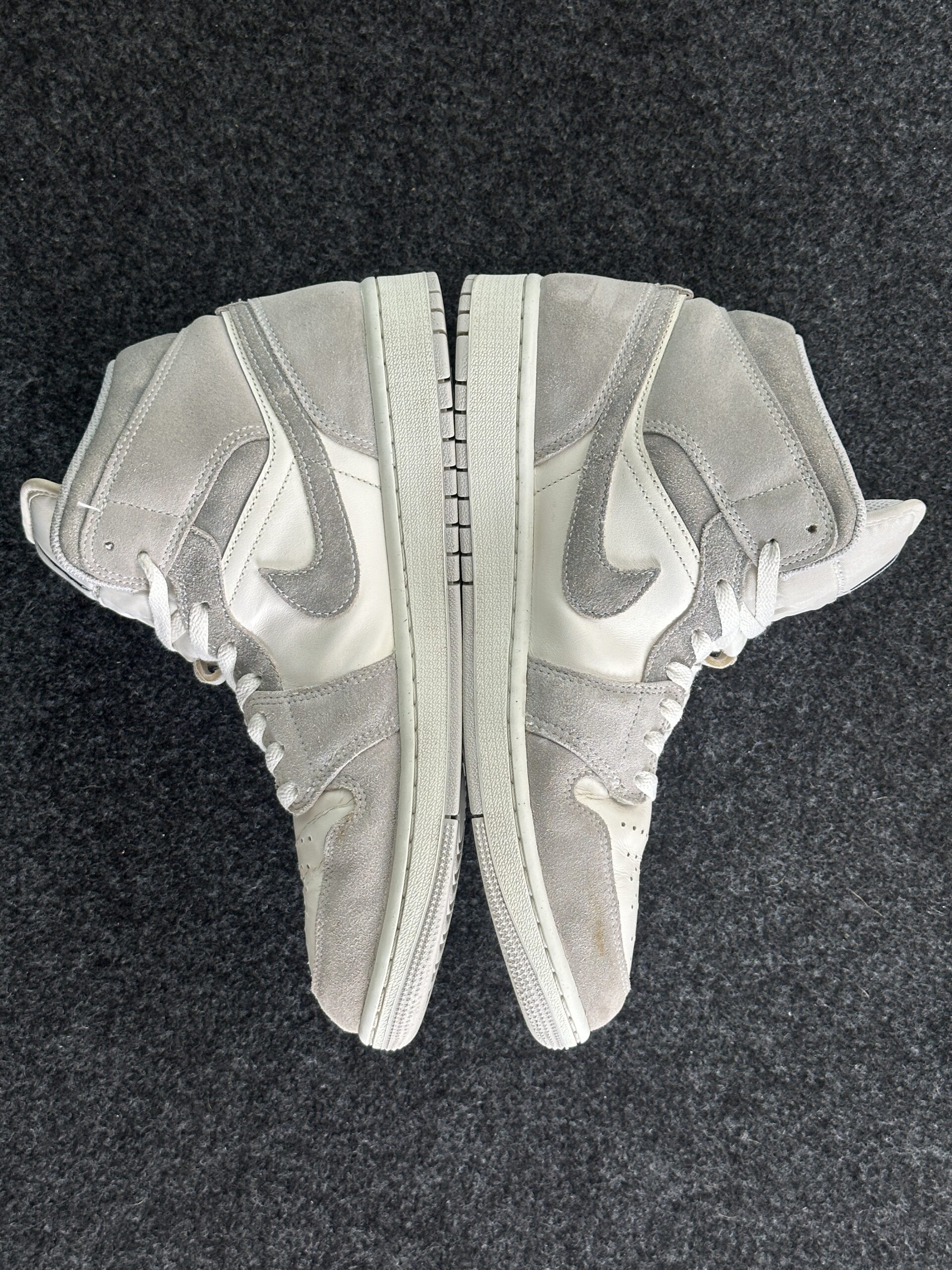 Air Jordan 1 Mid Grey Suede FQ7720-002 taglia EU 43 vista interna