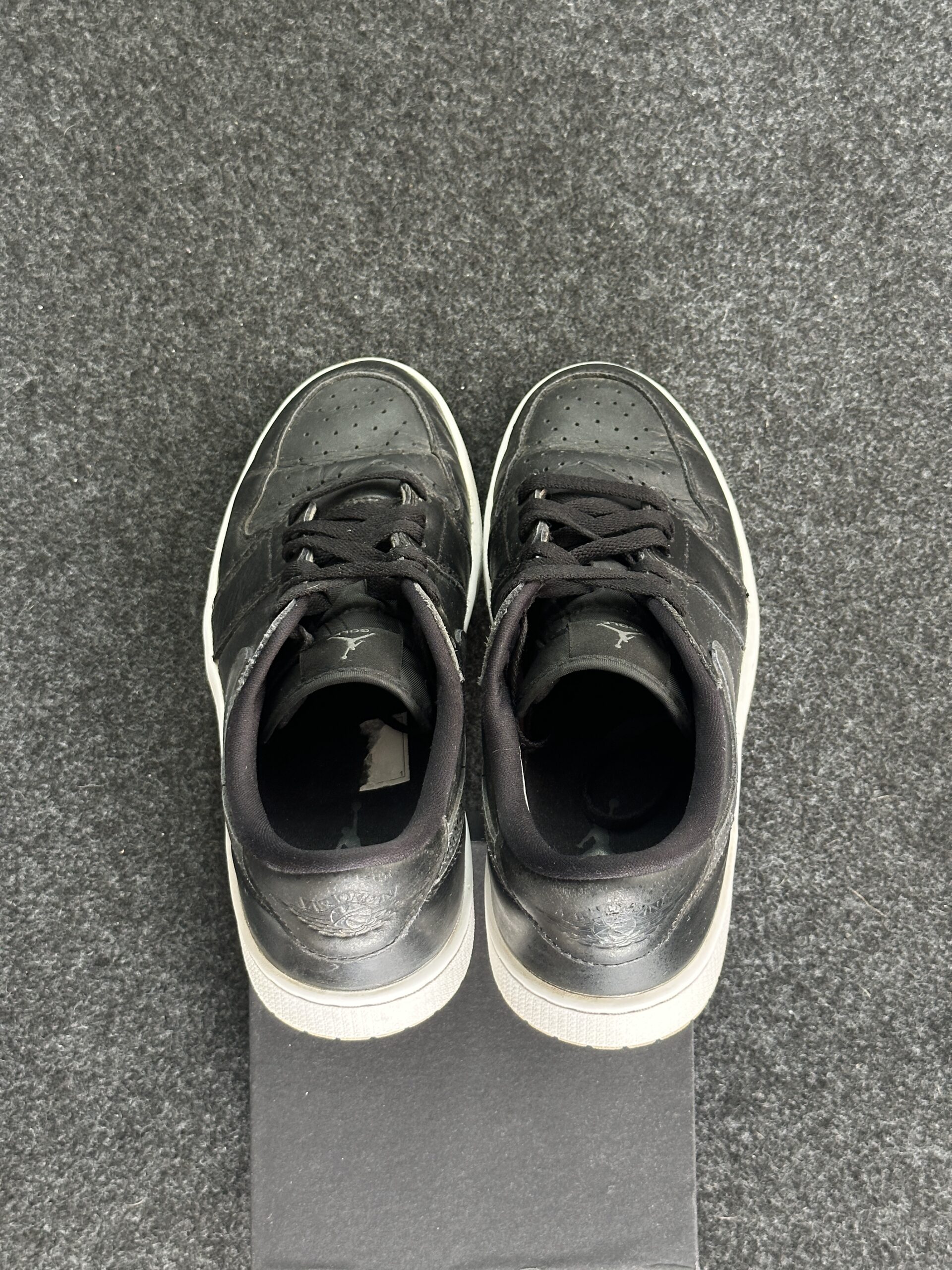 Air Jordan 1 Low Golf Black Gum DD9315-005 taglia EU 40.5 vista tallone