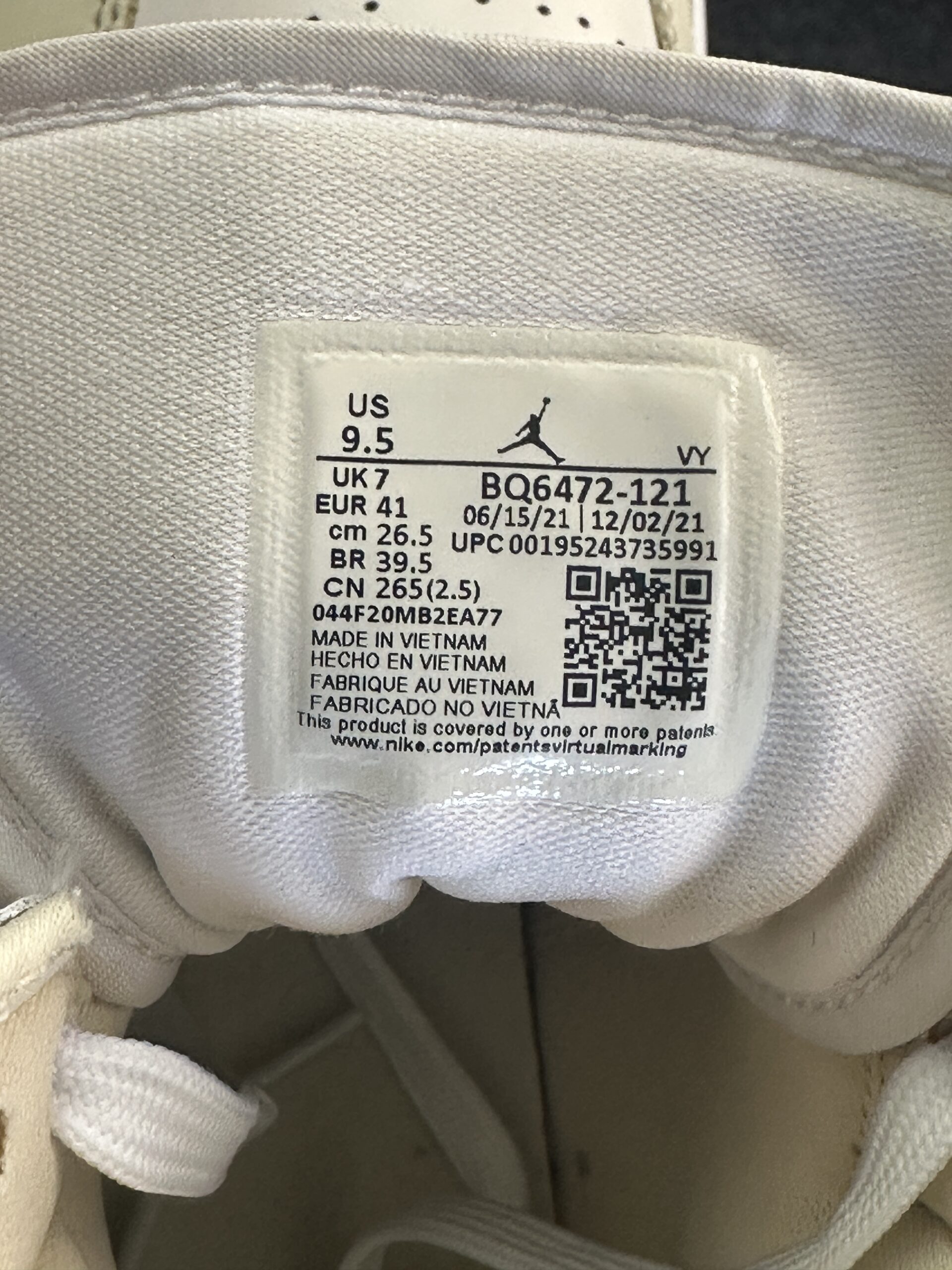 Air Jordan 1 Mid Coconut Milk BQ6472-121 taglia EU 41 vista label