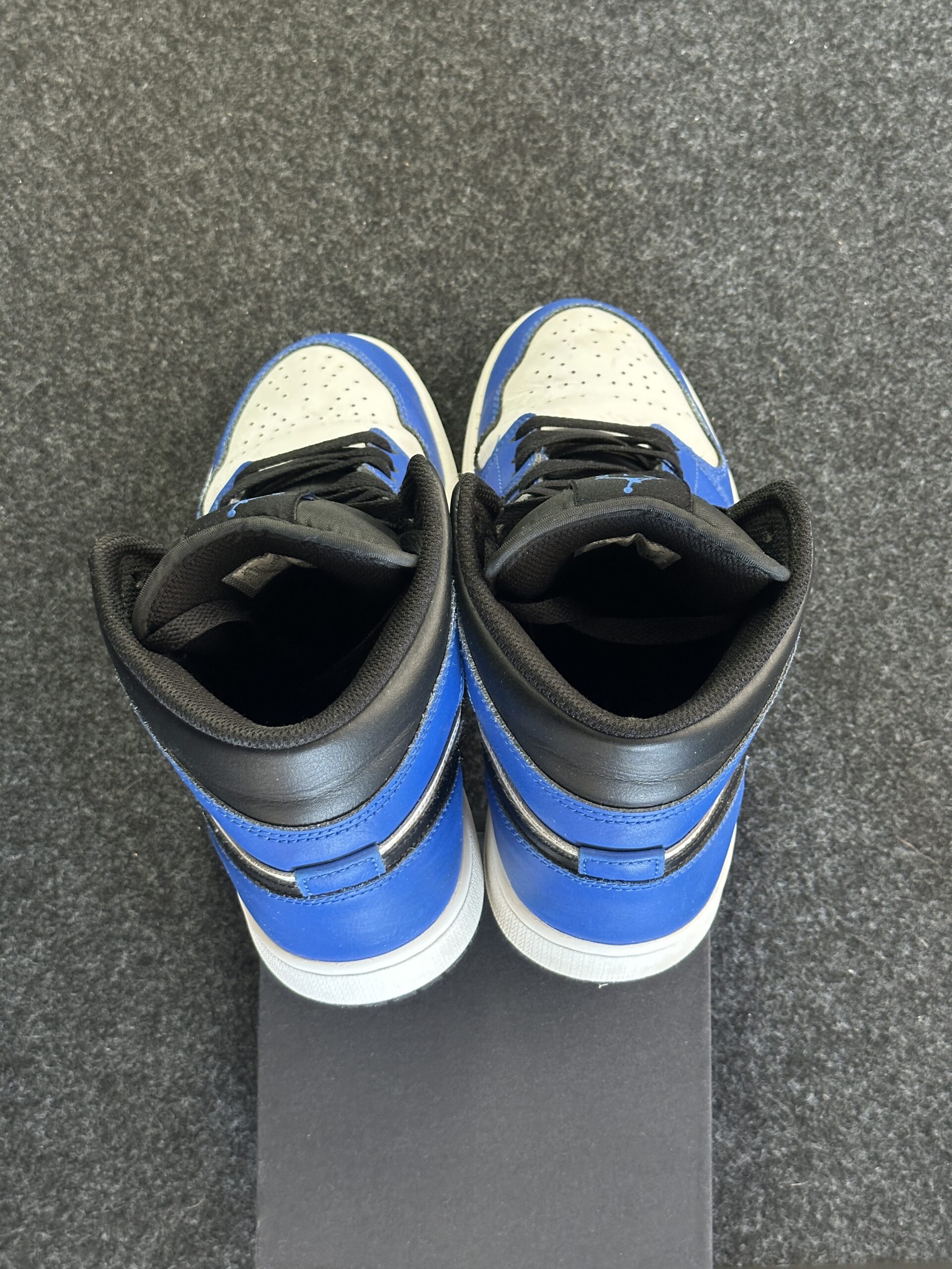 Air Jordan 1 Mid French Blue Fire Red DQ8426-402 taglia EU 42 vista tallone