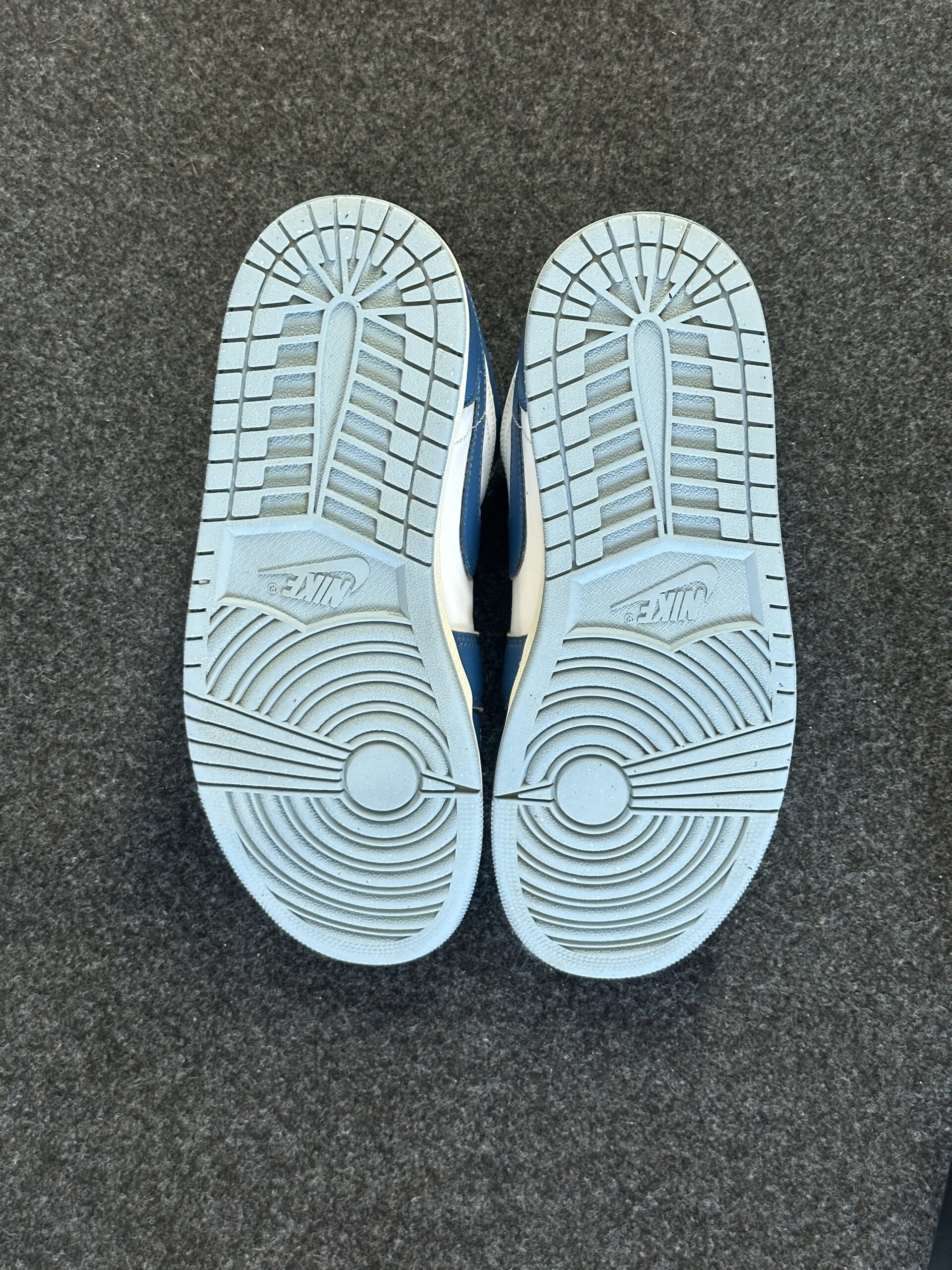 Air Jordan 1 Low SE Industrial Blue FN5214-141 taglia EU 44.5 vista suole
