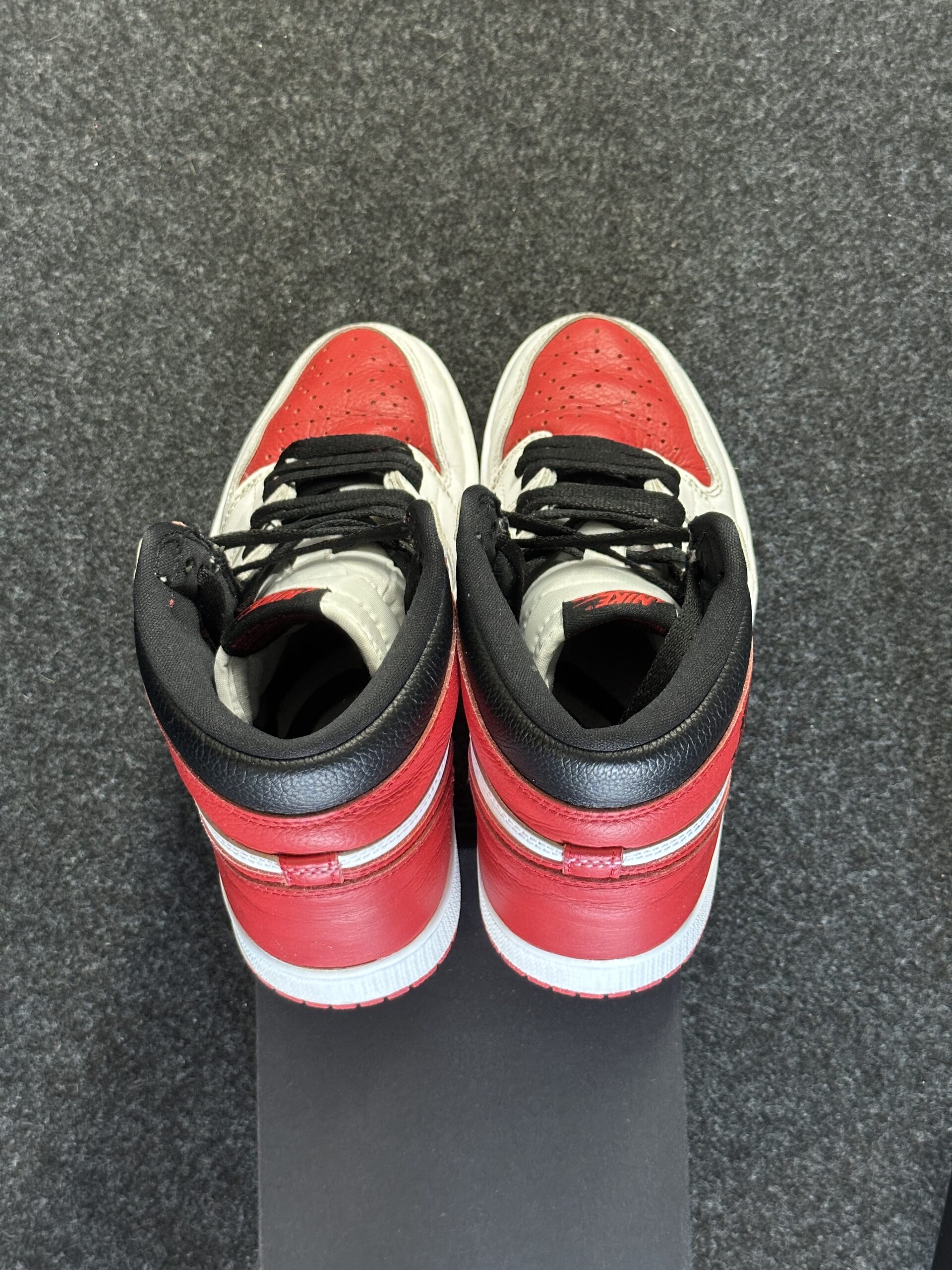 Air Jordan 1 Retro High OG Heritage 555088-161 taglia EU 42 vista tallone
